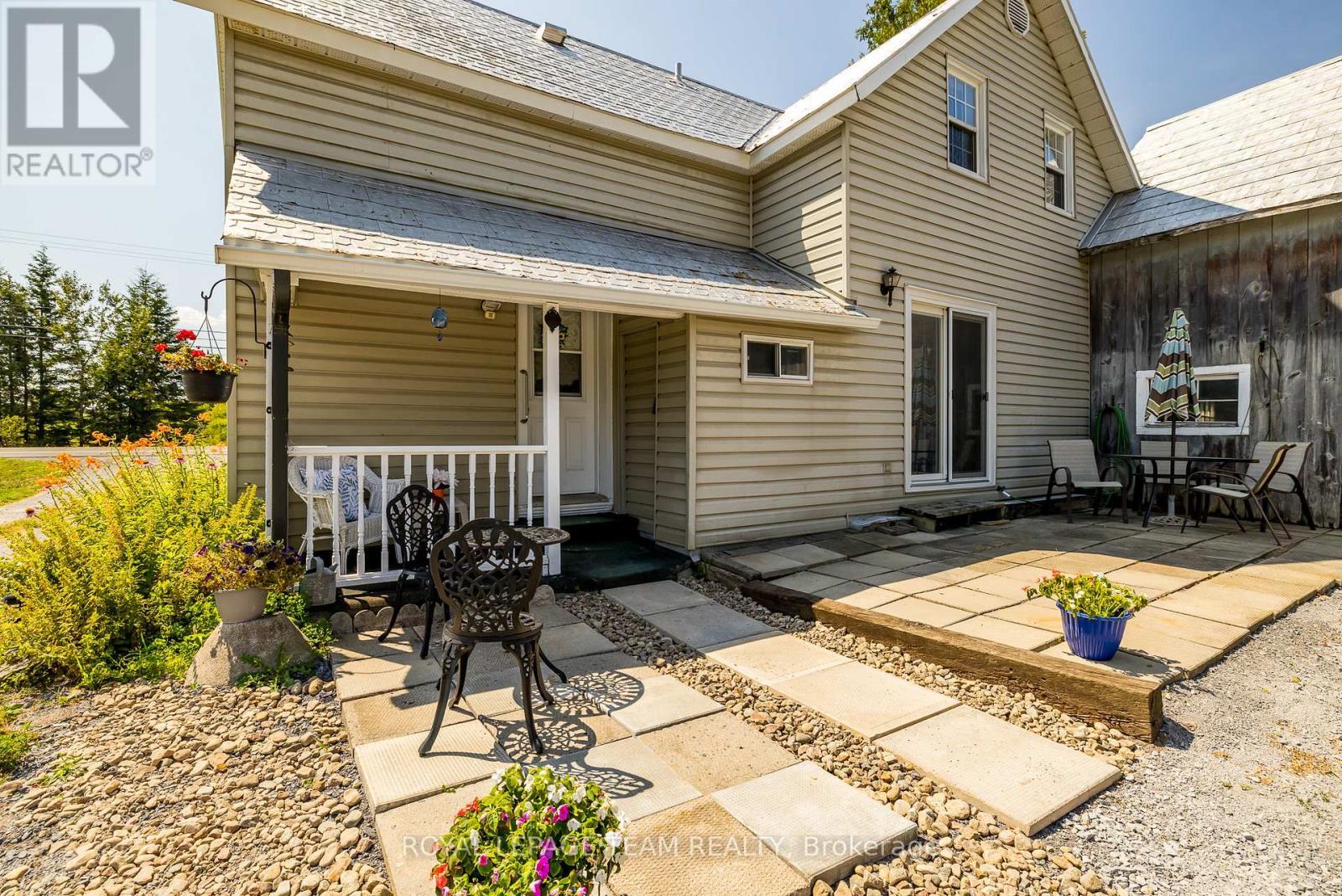 












2106 DUNROBIN ROAD

,
Ottawa,




Ontario
K0A1T0

