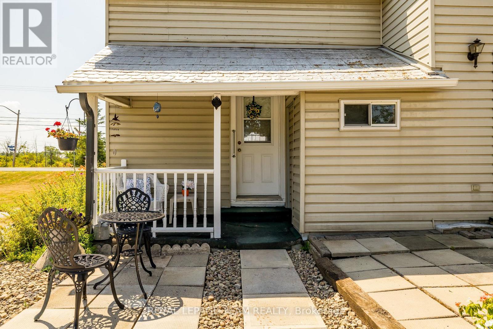 












2106 DUNROBIN ROAD

,
Ottawa,




Ontario
K0A1T0

