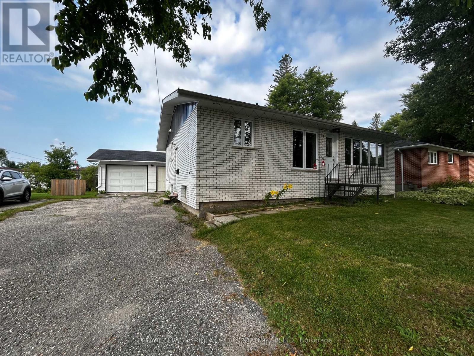 












14 NIAGARA STREET W

,
Kapuskasing,




Ontario
P5N2B8

