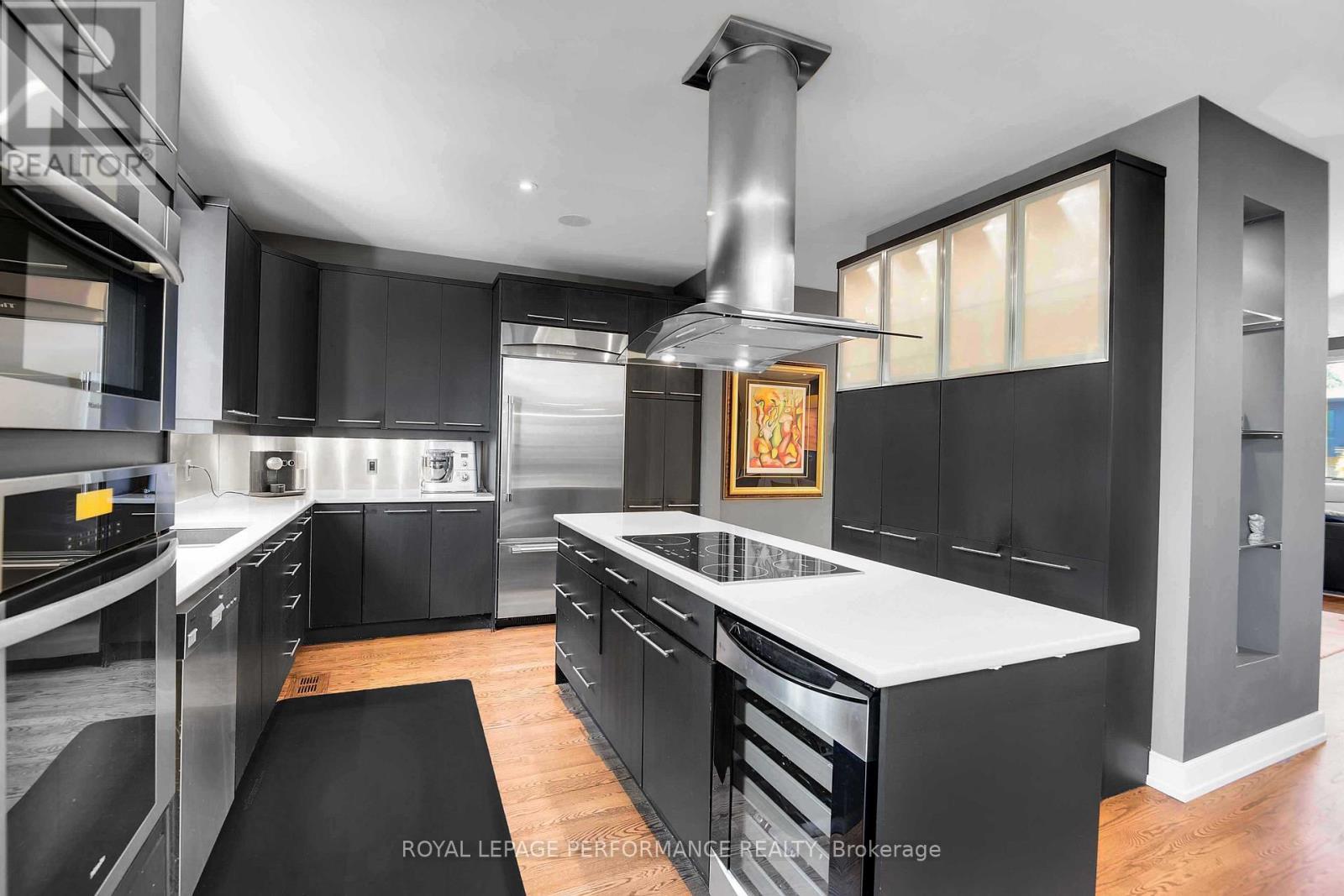 












805 KINGSMERE AVENUE

,
Ottawa,




Ontario
K2A3J8

