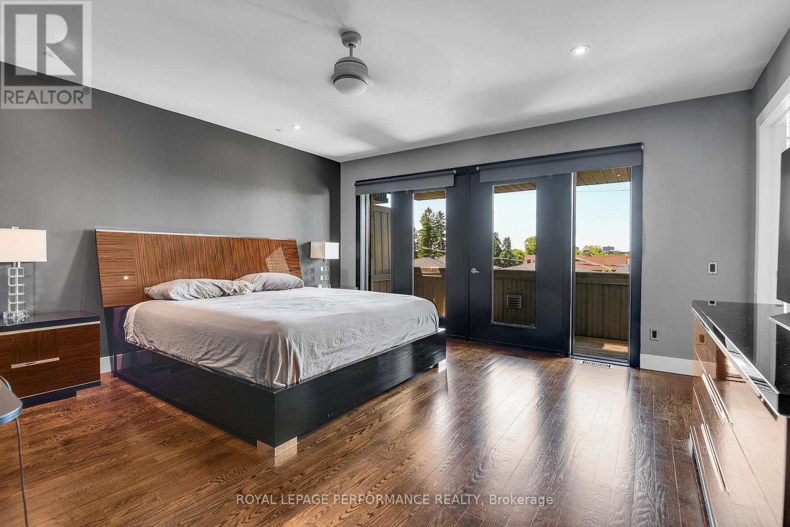 












805 KINGSMERE AVENUE

,
Ottawa,




Ontario
K2A3J8

