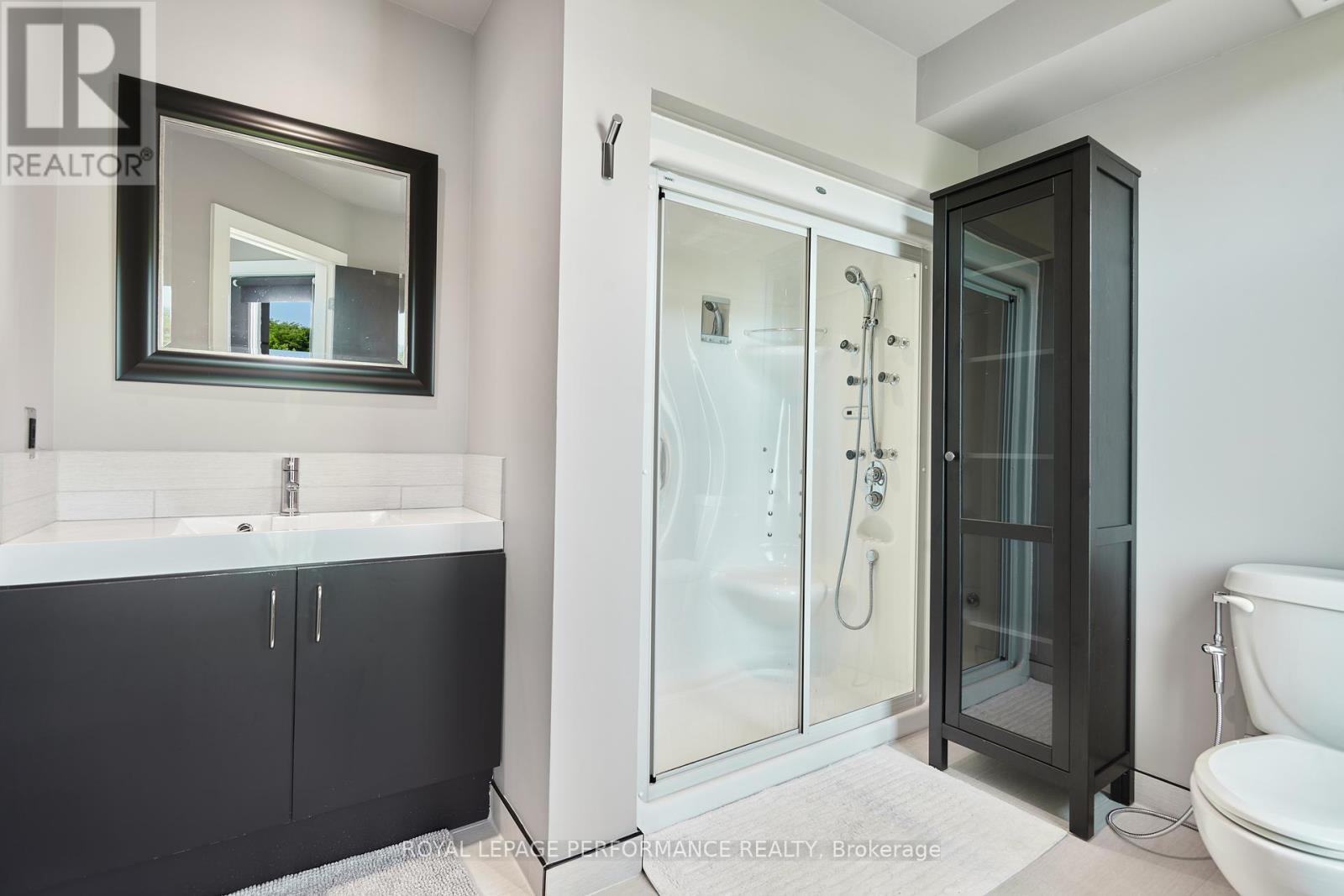 












805 KINGSMERE AVENUE

,
Ottawa,




Ontario
K2A3J8

