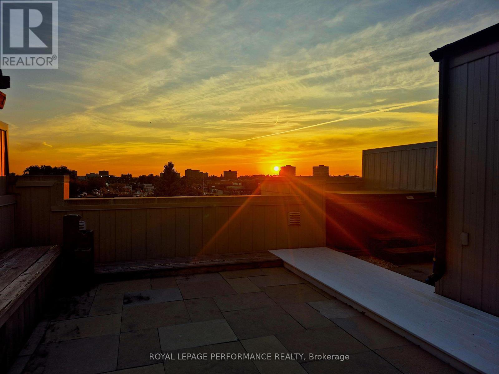 












805 KINGSMERE AVENUE

,
Ottawa,




Ontario
K2A3J8

