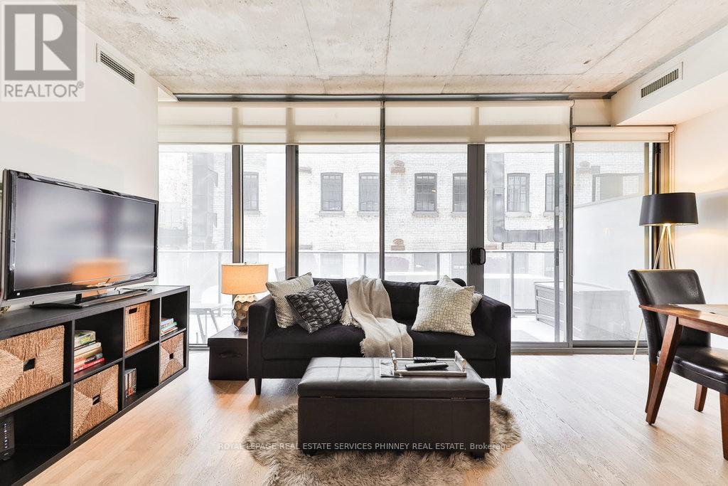 












207 - 650 KING STREET W

,
Toronto,




Ontario
M5V0H6

