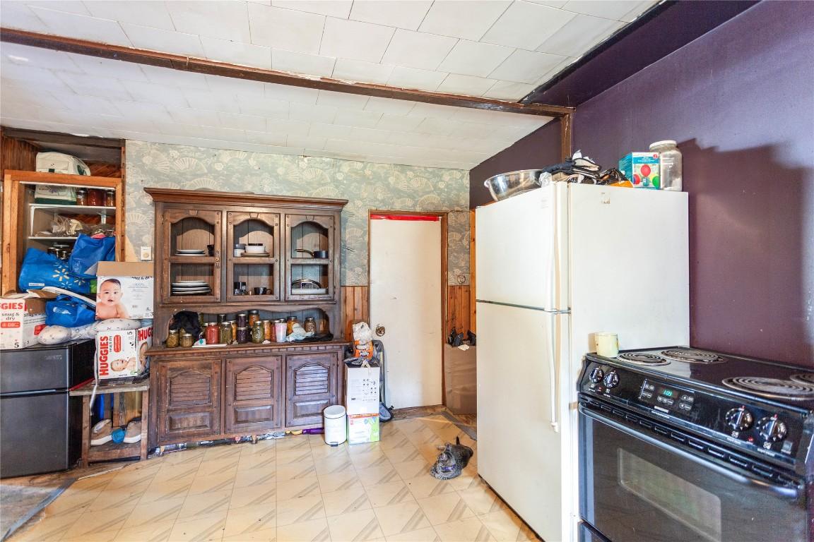 









18


Chouinard

Road,
Cherryville,




BC
V0E 2G3

