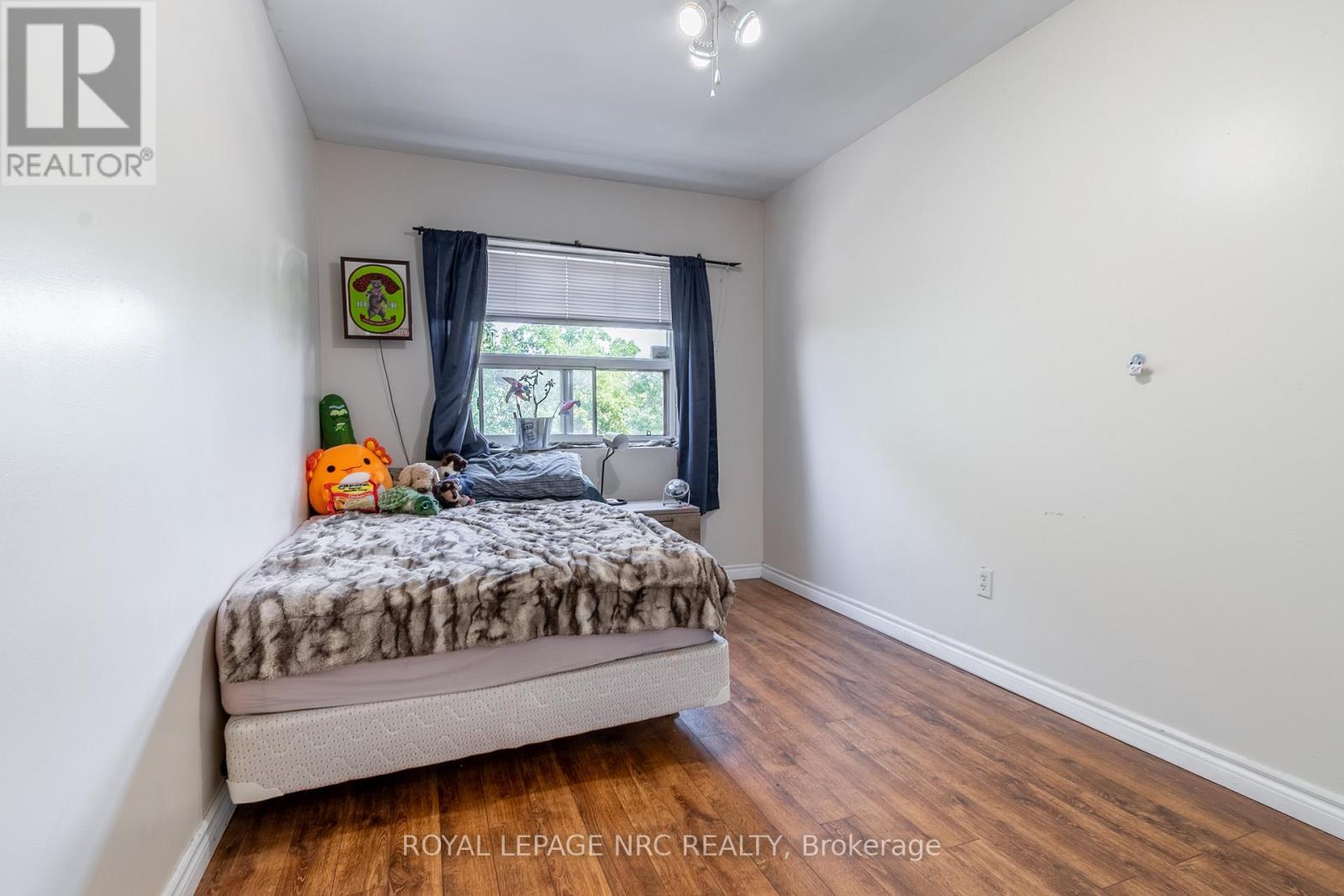 












316 - 242 OAKDALE AVENUE

,
St. Catharines (Oakdale),




Ontario
L2P3K5

