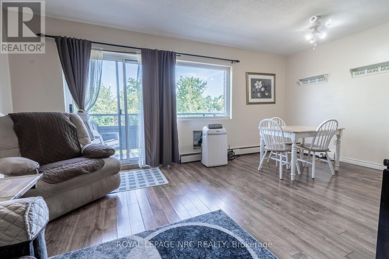 












316 - 242 OAKDALE AVENUE

,
St. Catharines (Oakdale),




Ontario
L2P3K5

