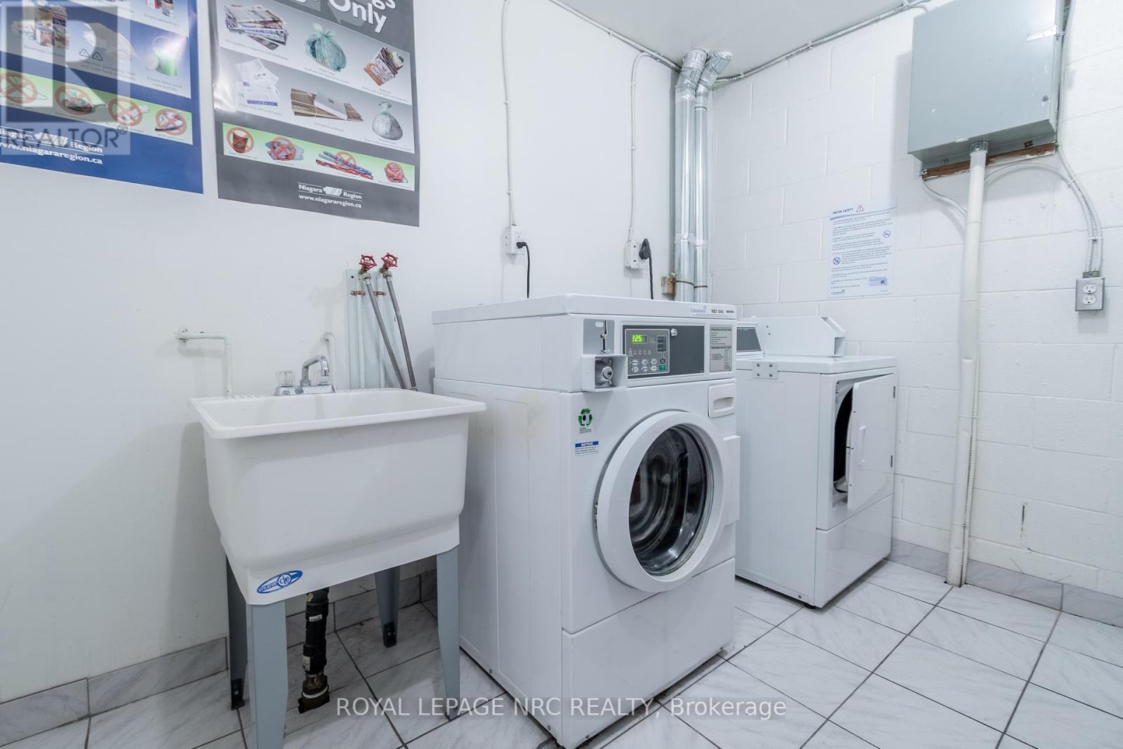 












316 - 242 OAKDALE AVENUE

,
St. Catharines (Oakdale),




Ontario
L2P3K5

