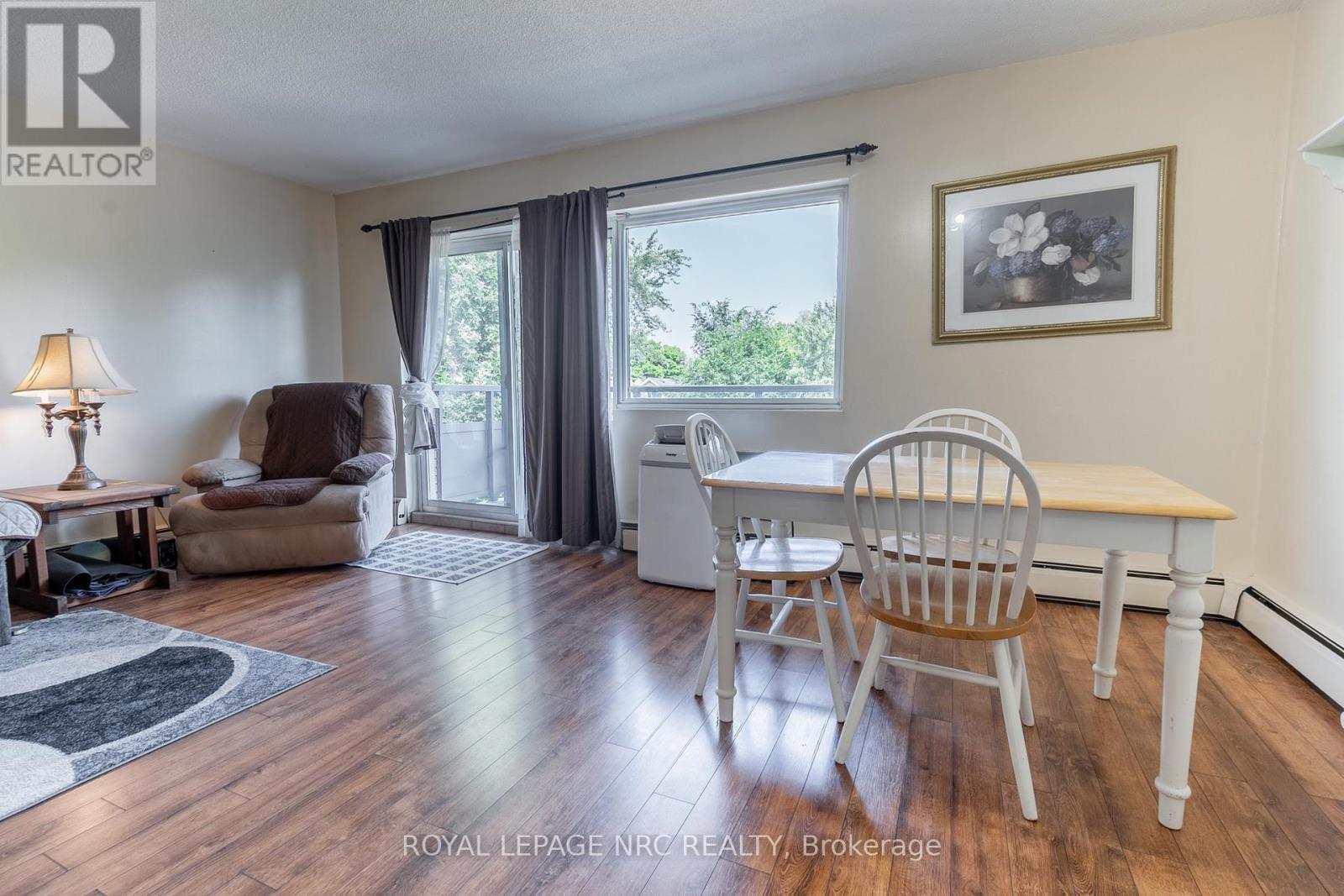 












316 - 242 OAKDALE AVENUE

,
St. Catharines (Oakdale),




Ontario
L2P3K5

