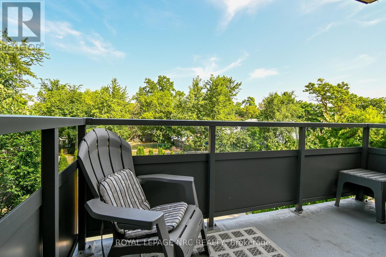 












316 - 242 OAKDALE AVENUE

,
St. Catharines (Oakdale),




Ontario
L2P3K5

