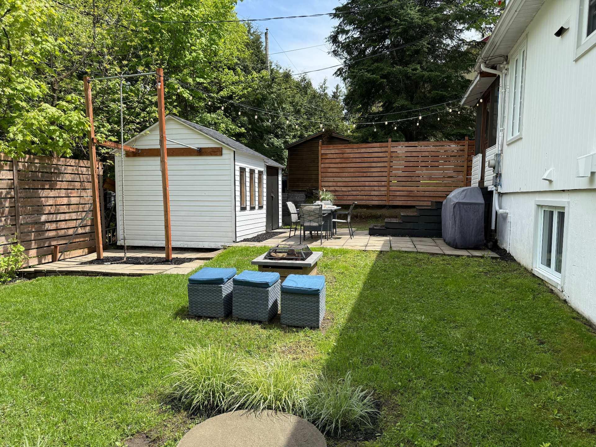 









2Z

 - 4Z


Ch. de la Colline

,
Saint-Sauveur,




QC
J0R1R2

