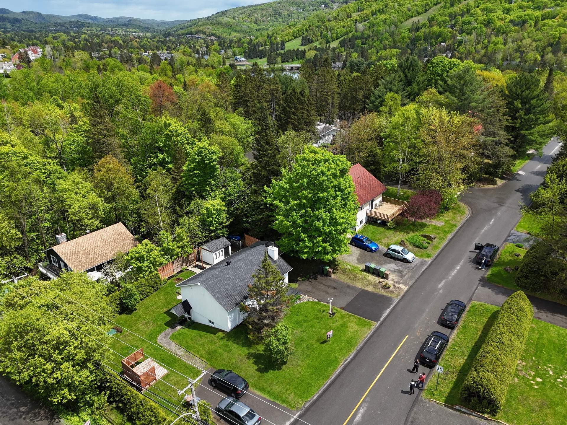 









2Z

 - 4Z


Ch. de la Colline

,
Saint-Sauveur,




QC
J0R1R2

