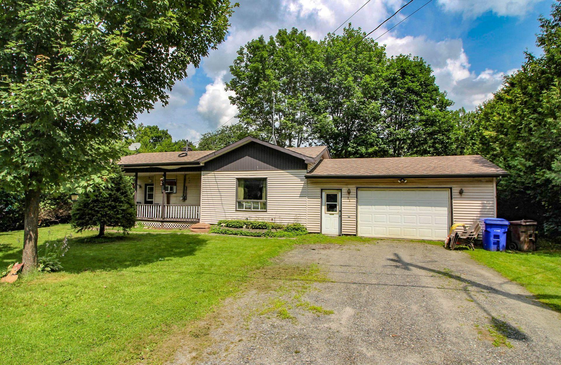 









85


Rue Main

,
Hatley - Municipalité,




QC
J0B4B0

