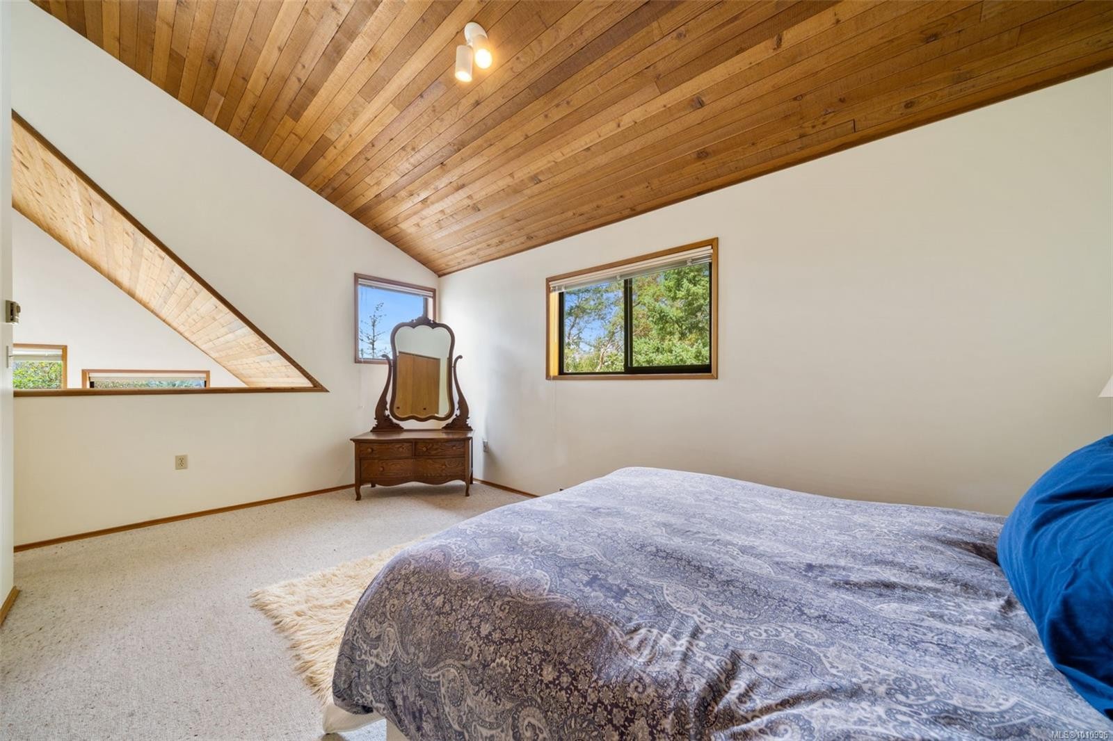 









1618


Davies

Rd,
Highlands,




BC
V9B 6E8

