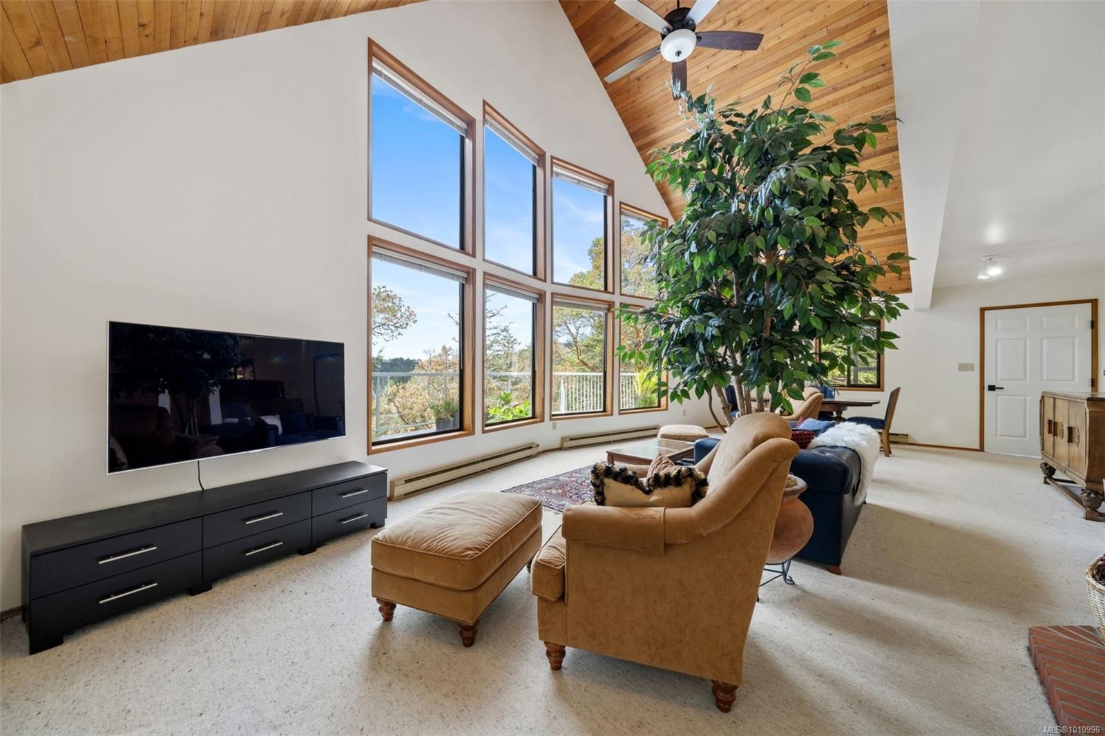 









1618


Davies

Rd,
Highlands,




BC
V9B 6E8

