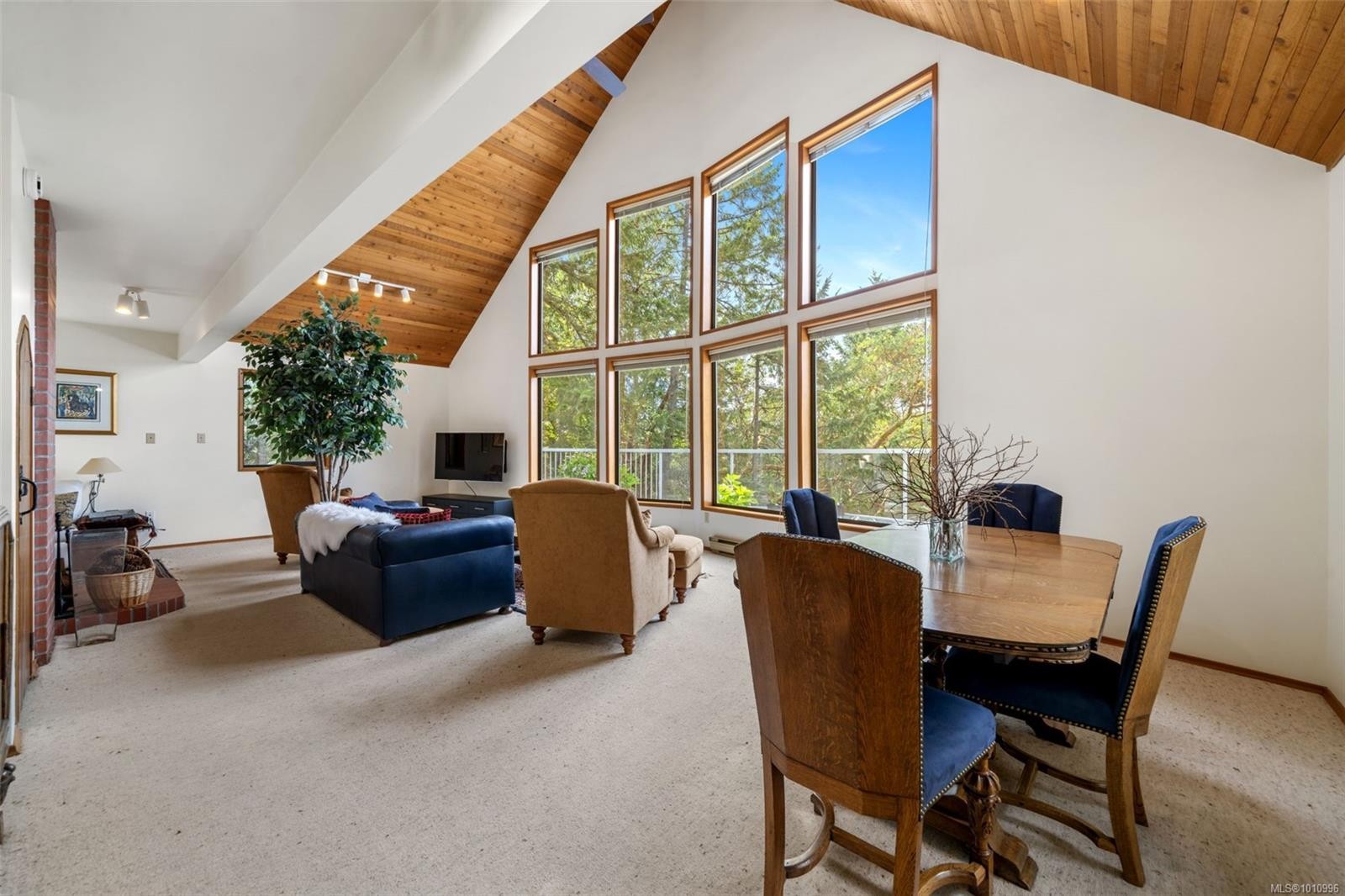 









1618


Davies

Rd,
Highlands,




BC
V9B 6E8

