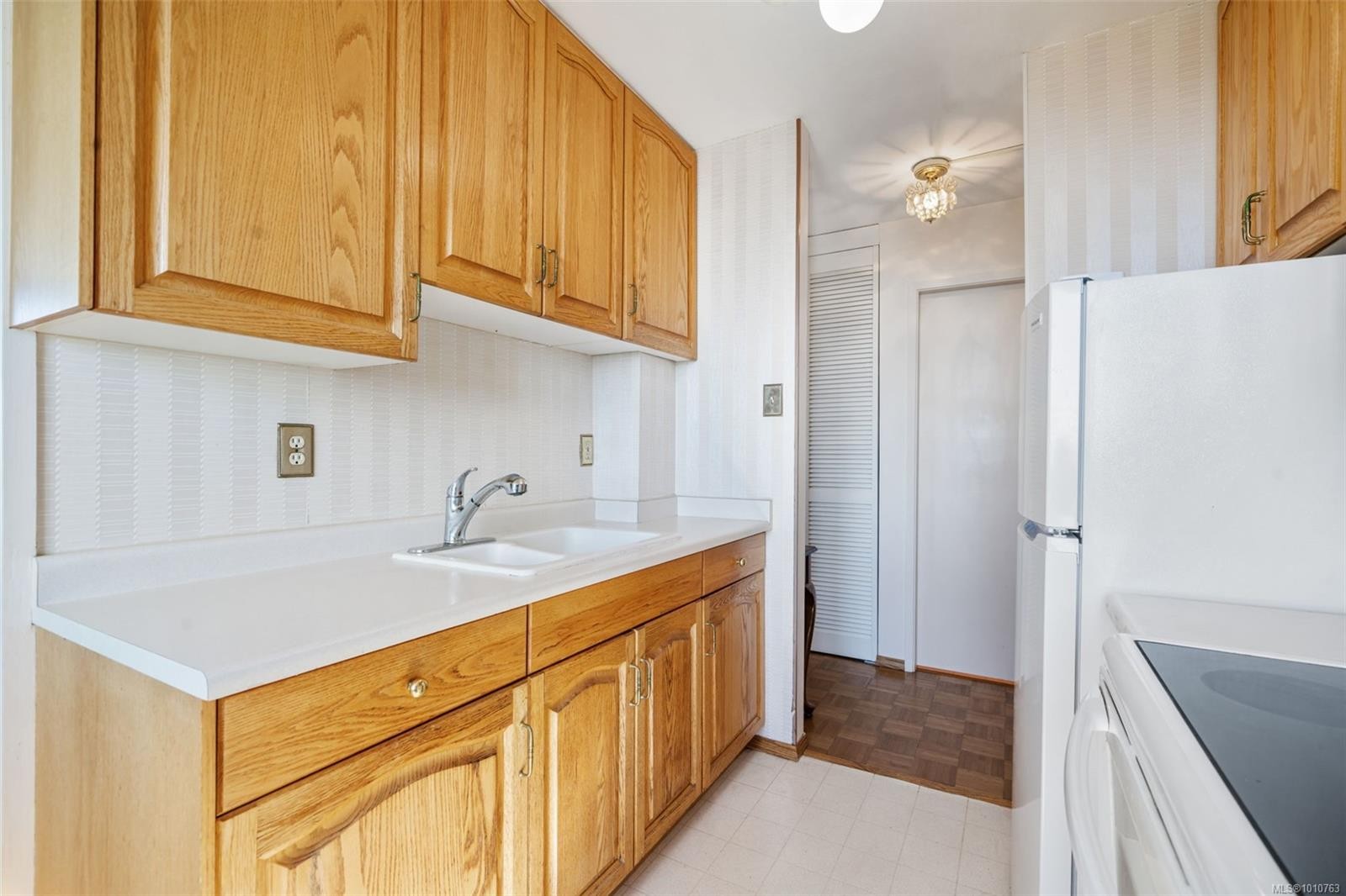 









647


Michigan

St, 1101,
Victoria,




BC
V8V 1S9

