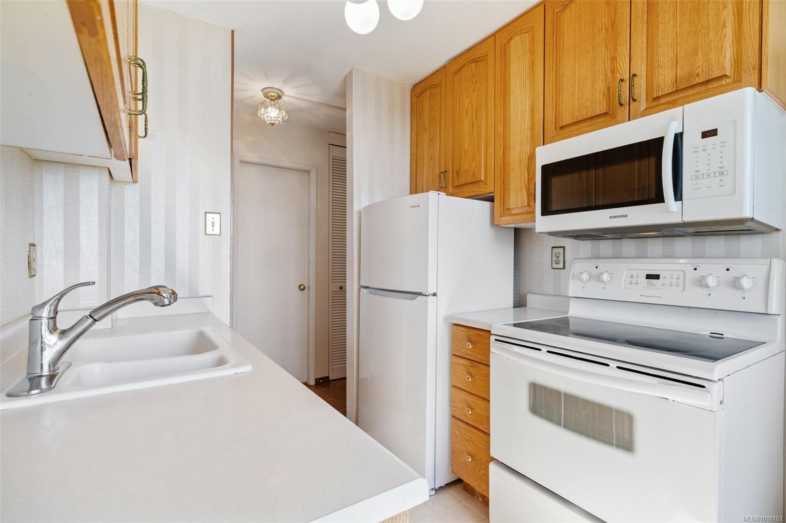 









647


Michigan

St, 1101,
Victoria,




BC
V8V 1S9

