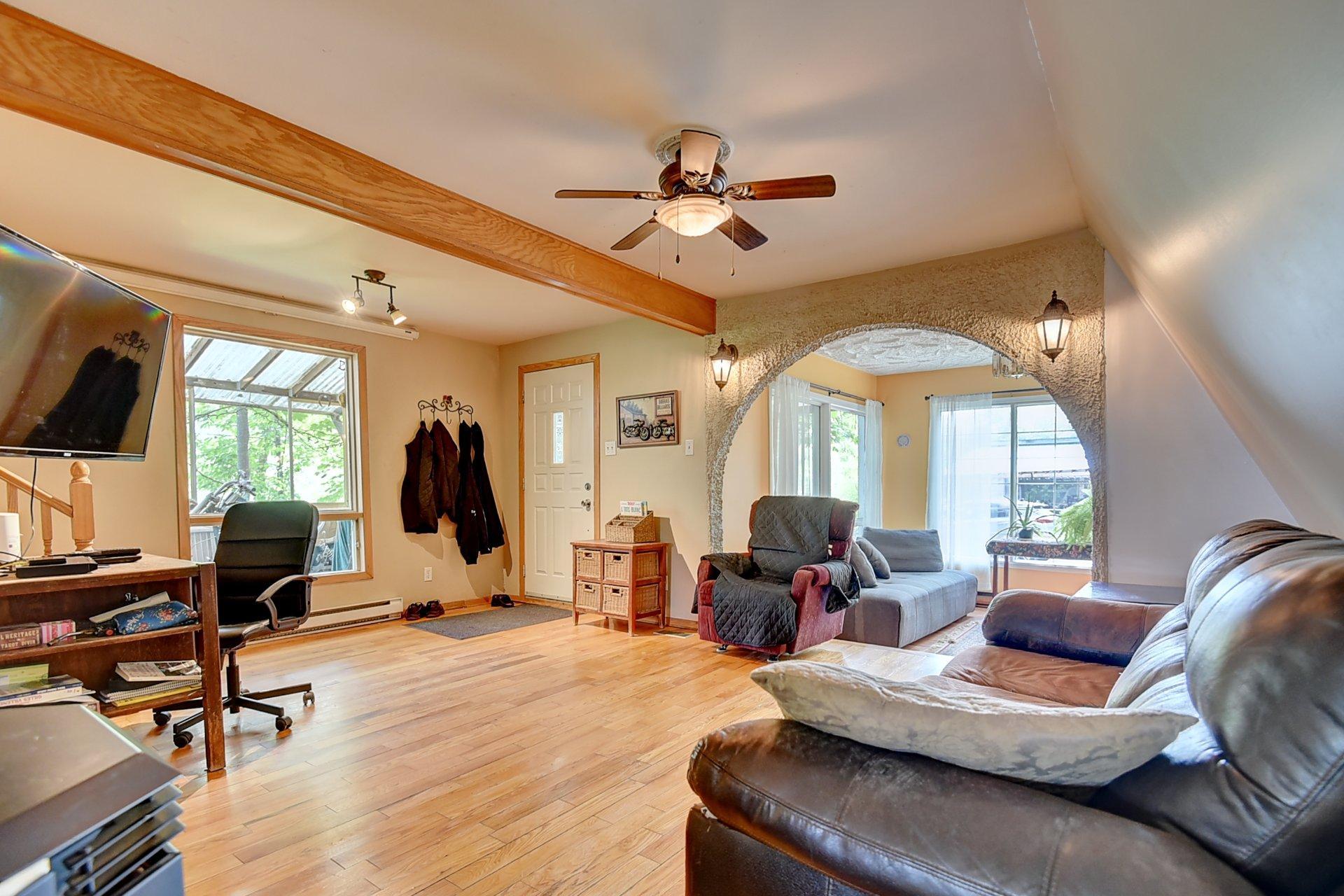 









231


Rue Béram

,
L'Épiphanie,




QC
J5X3J8

