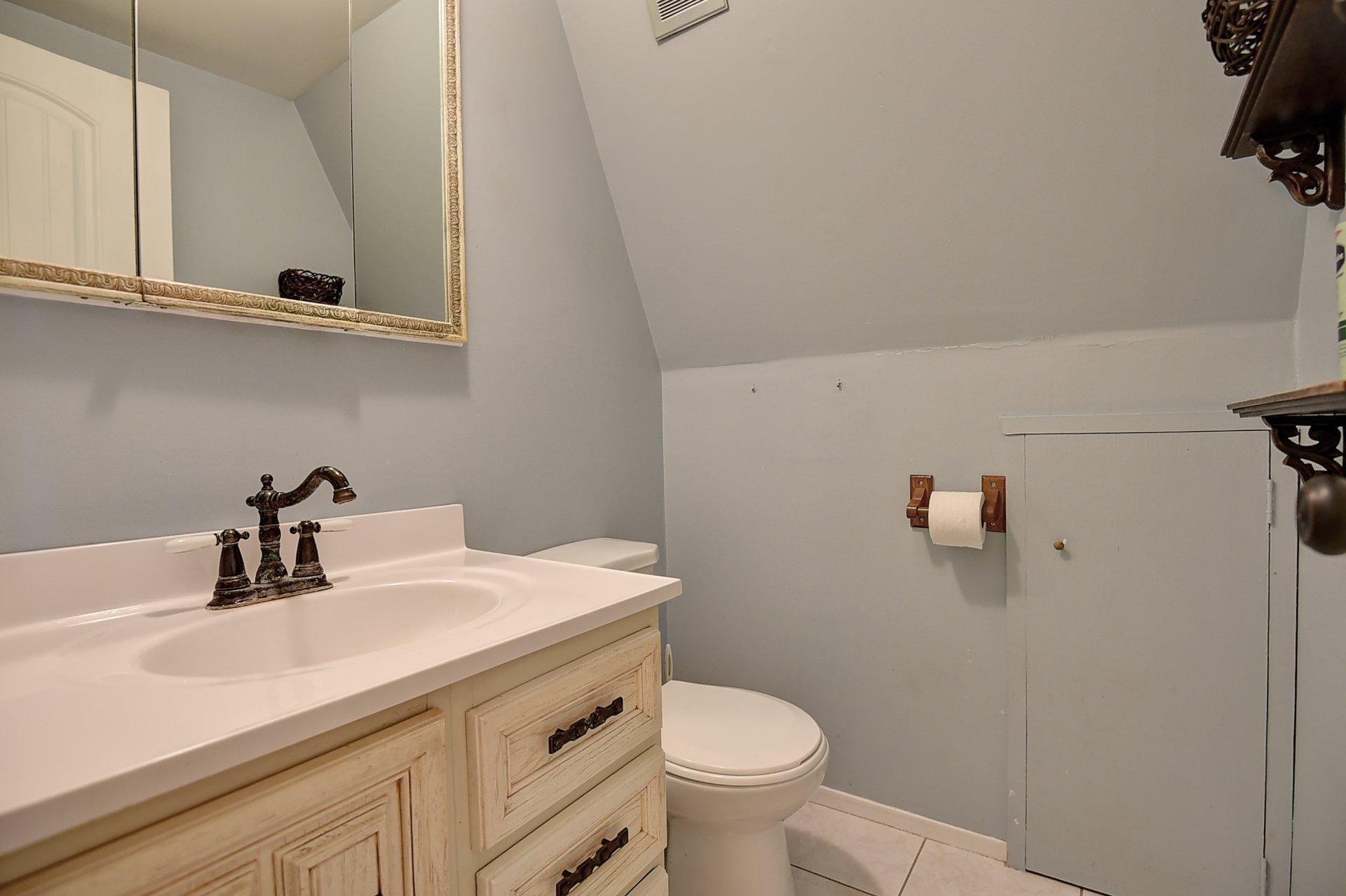 









231


Rue Béram

,
L'Épiphanie,




QC
J5X3J8

