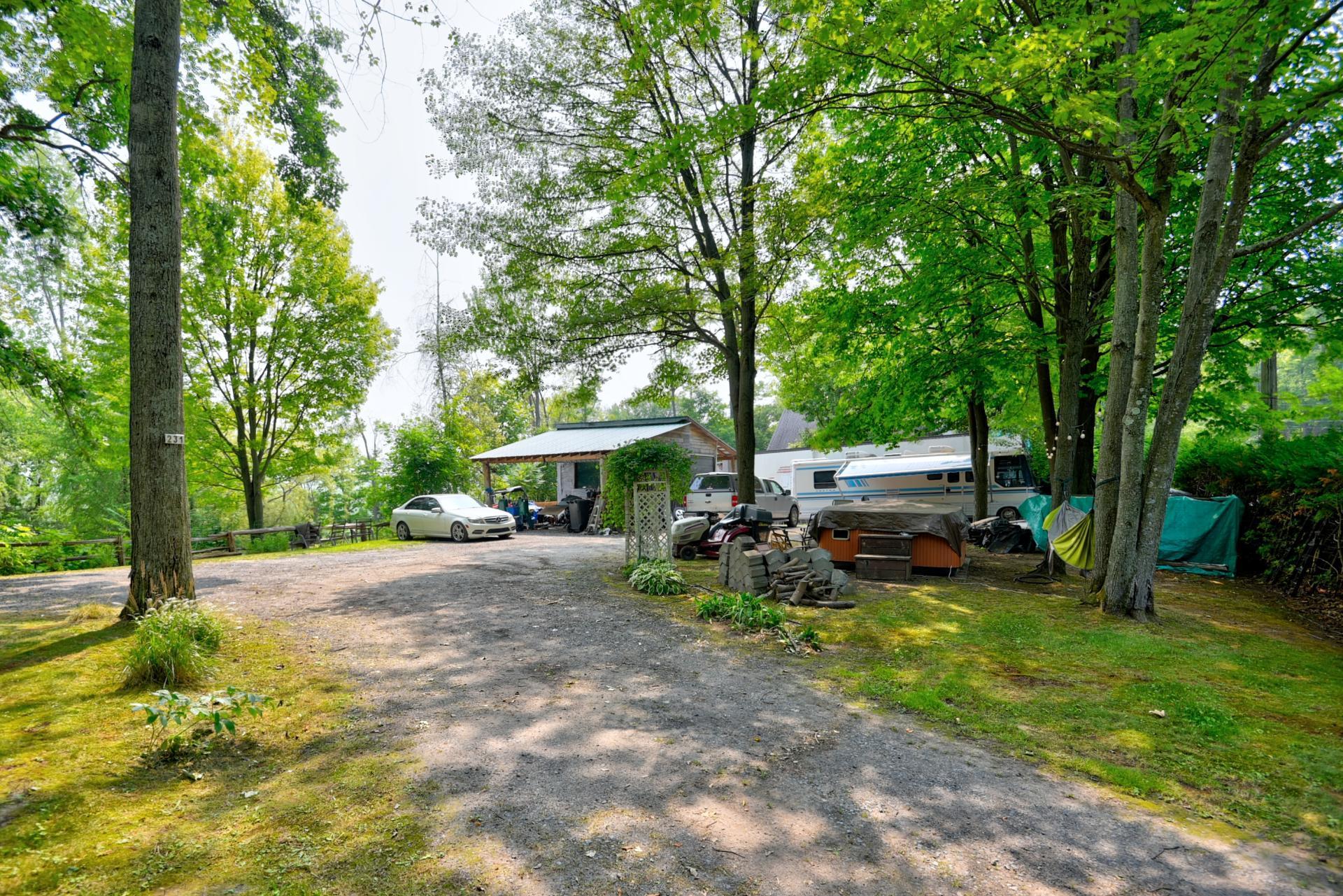 









231


Rue Béram

,
L'Épiphanie,




QC
J5X3J8

