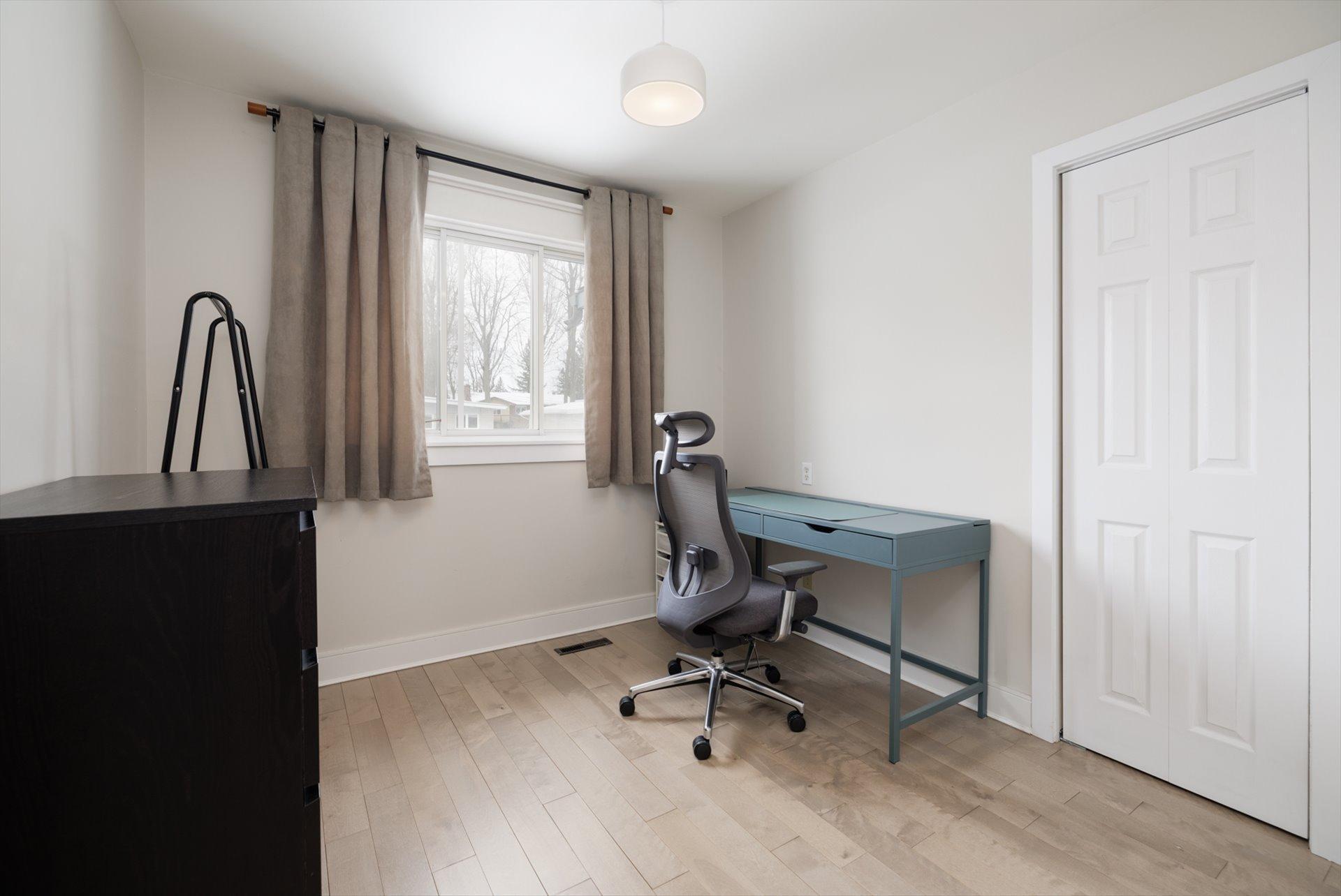









15512


Rue Oakwood

,
Montréal (Pierrefonds-Roxboro),




QC
H9H1Y2

