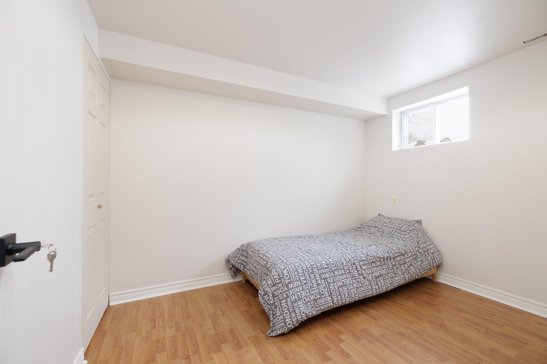 









15512


Rue Oakwood

,
Montréal (Pierrefonds-Roxboro),




QC
H9H1Y2

