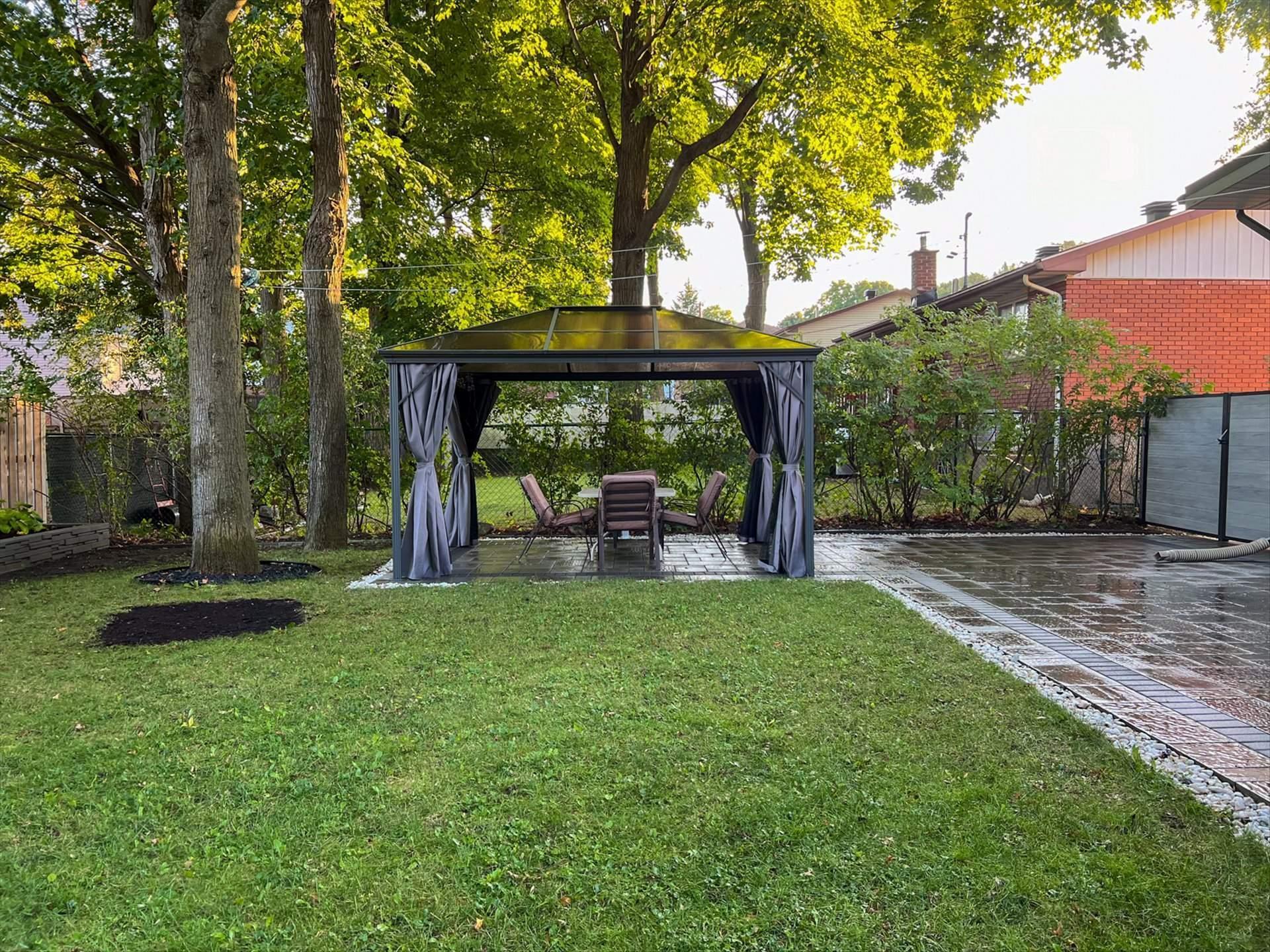 









15512


Rue Oakwood

,
Montréal (Pierrefonds-Roxboro),




QC
H9H1Y2

