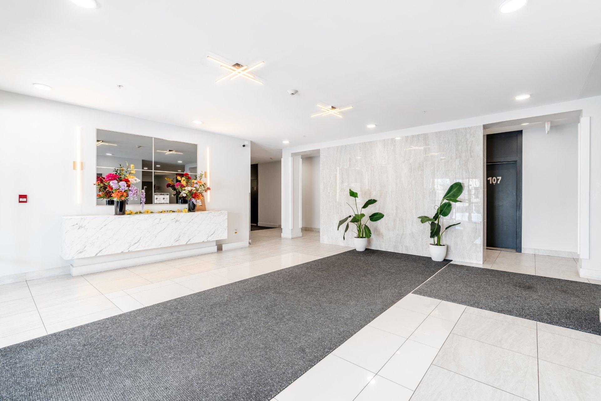 









9175


Rue Lennon

, 109,
Brossard,




QC
J4Y0S3


