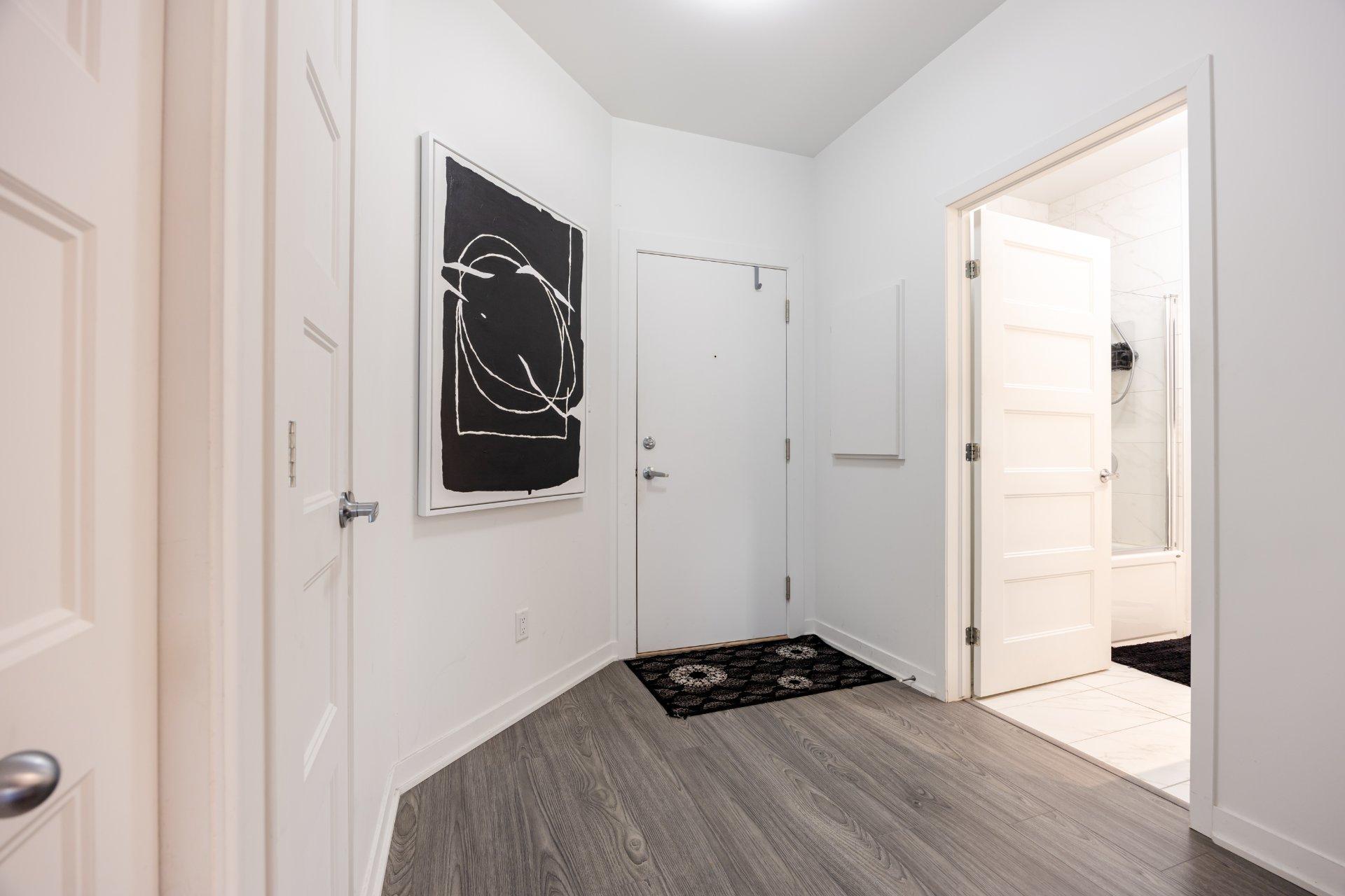 









9175


Rue Lennon

, 109,
Brossard,




QC
J4Y0S3

