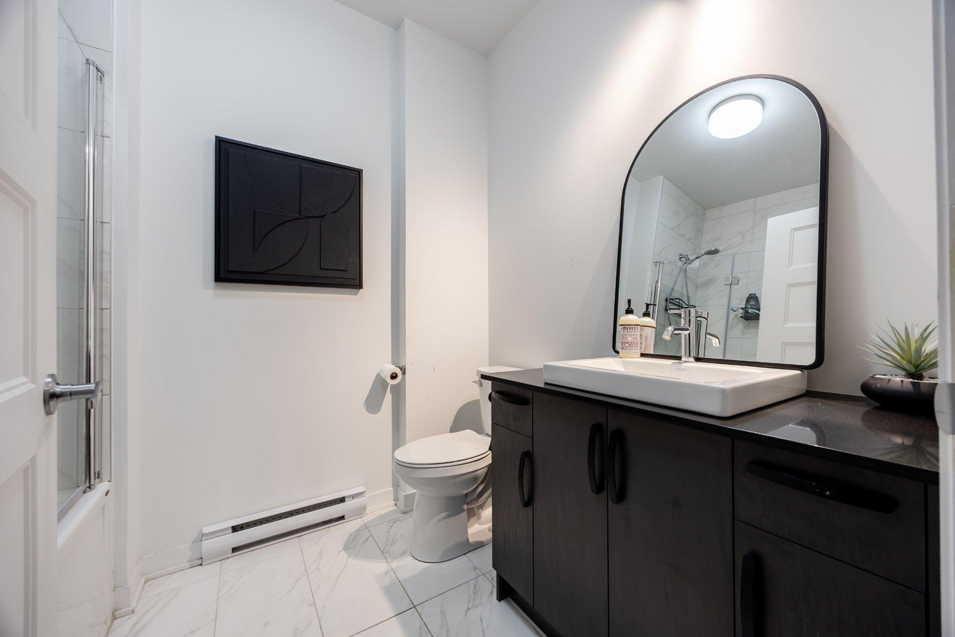 









9175


Rue Lennon

, 109,
Brossard,




QC
J4Y0S3

