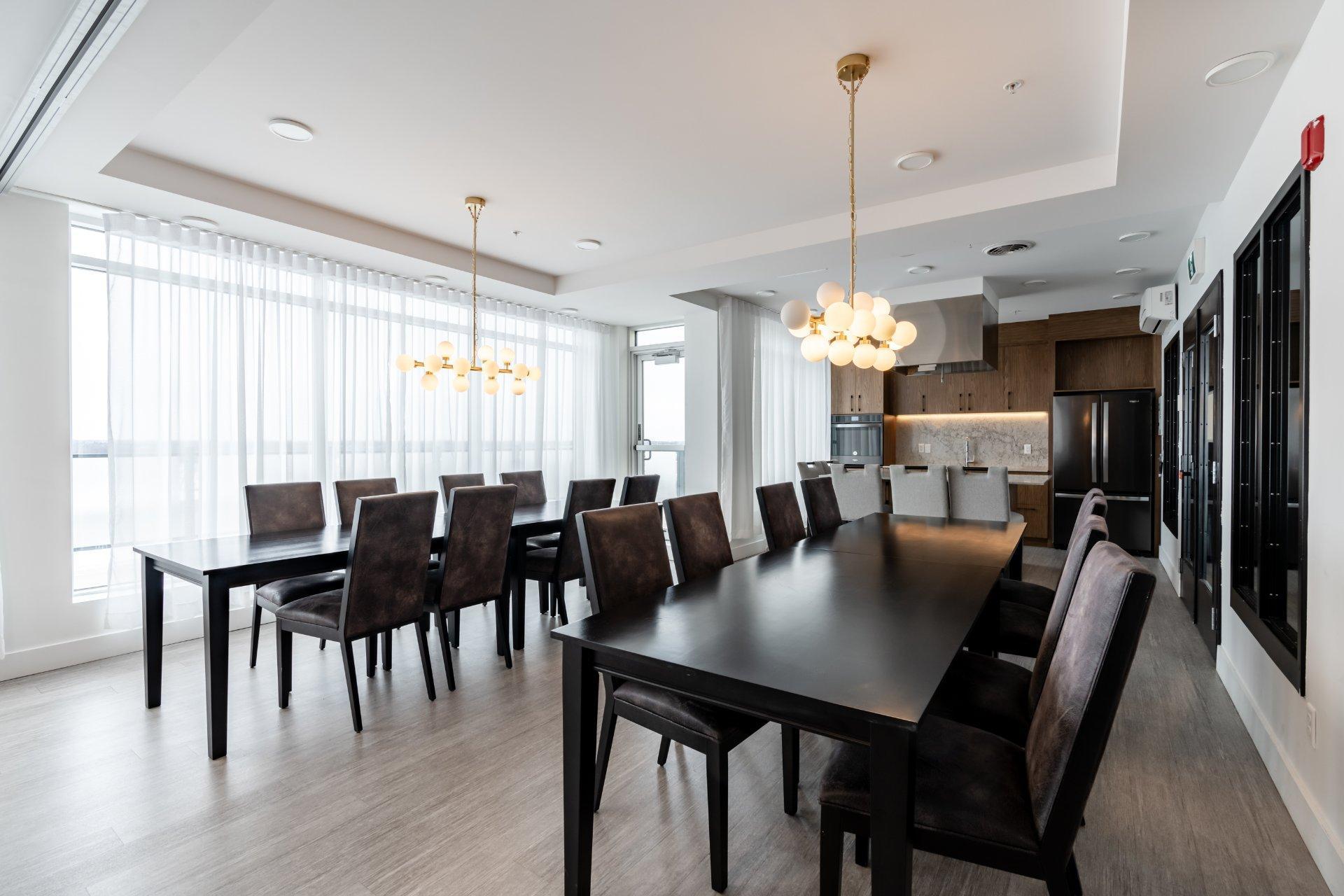 









9175


Rue Lennon

, 109,
Brossard,




QC
J4Y0S3


