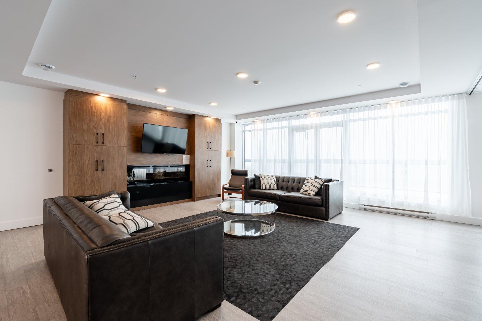 









9175


Rue Lennon

, 109,
Brossard,




QC
J4Y0S3

