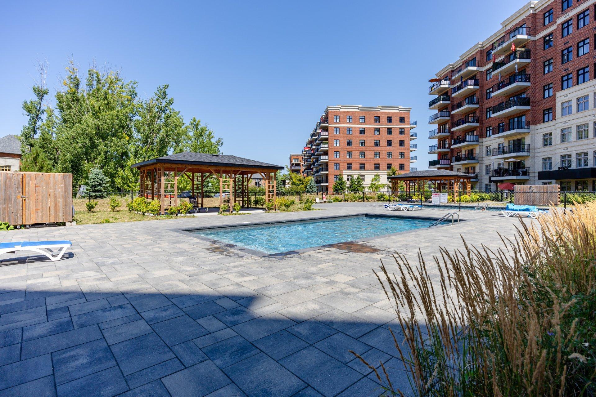 









9175


Rue Lennon

, 109,
Brossard,




QC
J4Y0S3

