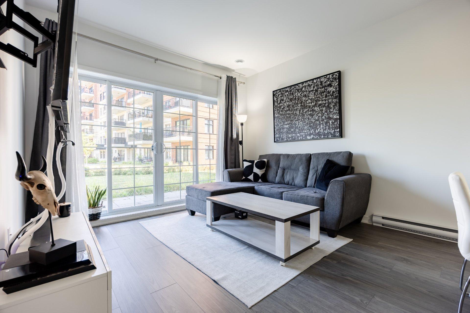 









9175


Rue Lennon

, 109,
Brossard,




QC
J4Y0S3

