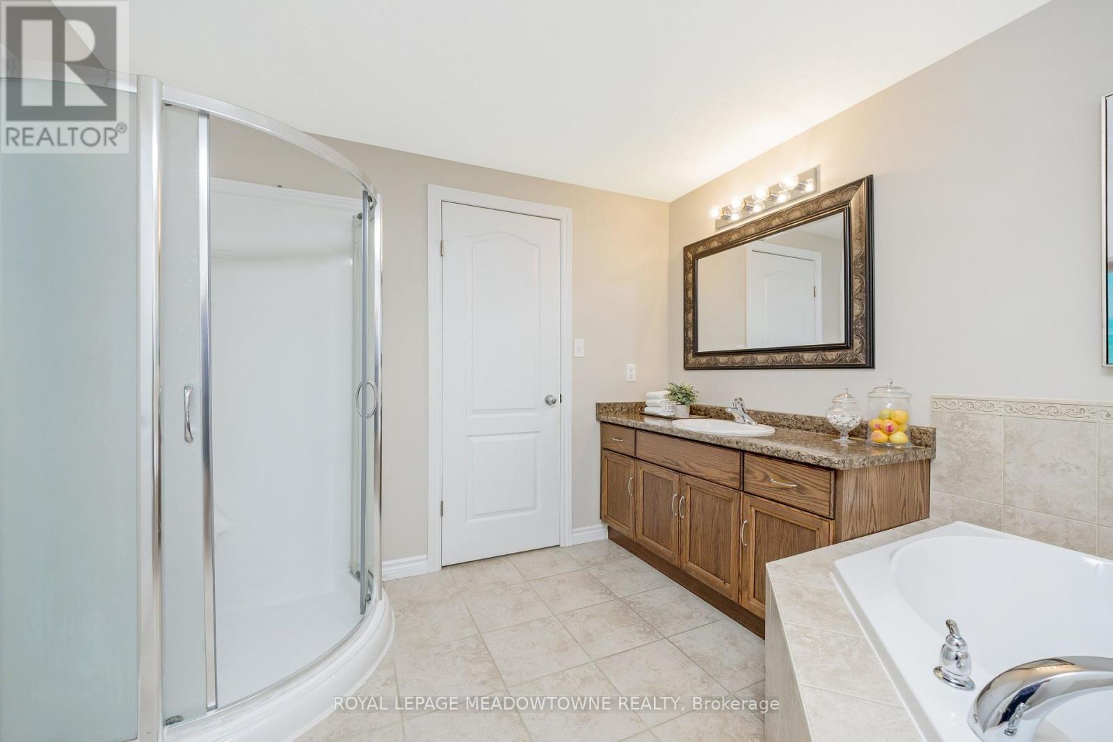 












324 SEVERN DRIVE

,
Guelph,




Ontario
N1E0E9

