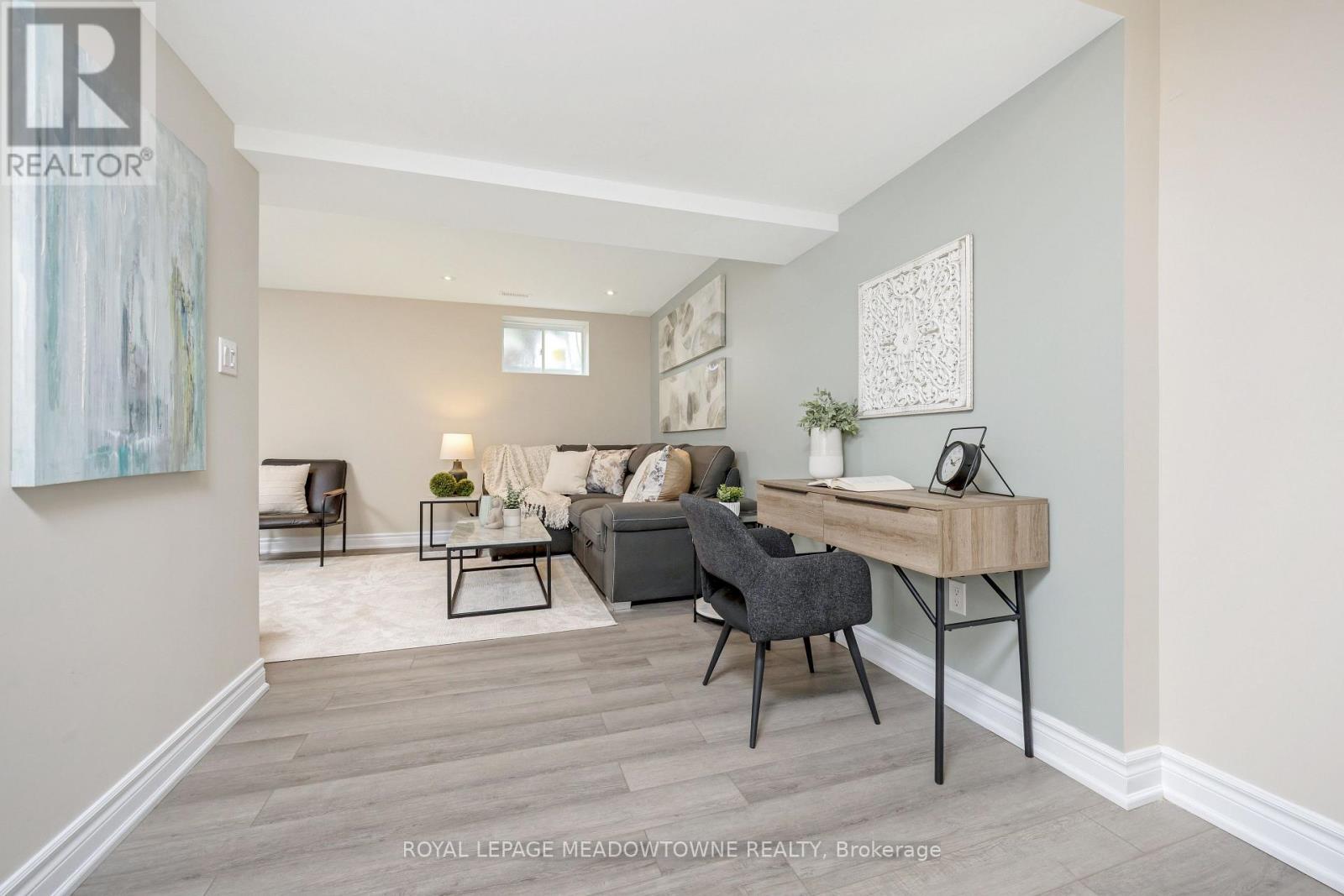 












324 SEVERN DRIVE

,
Guelph,




Ontario
N1E0E9

