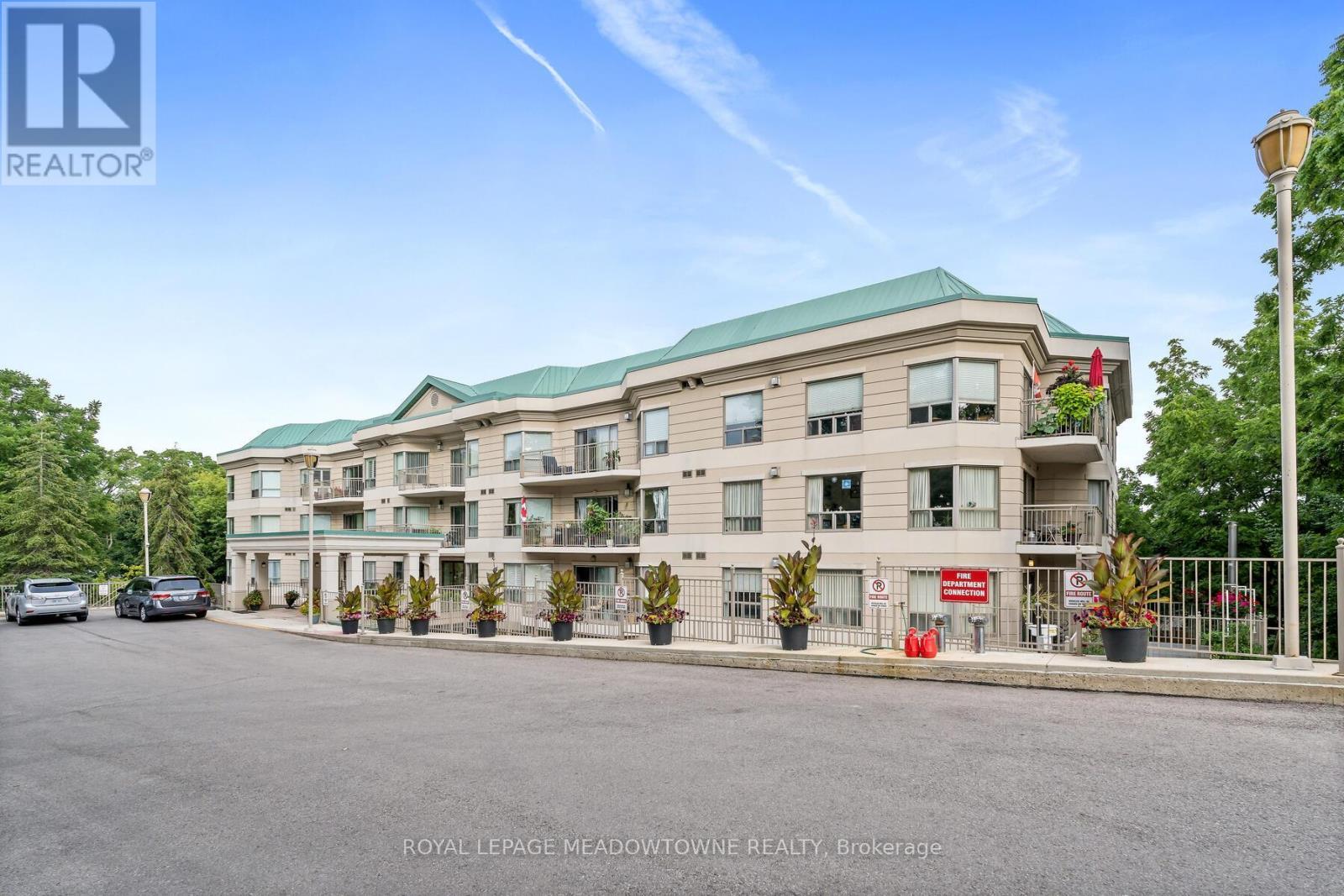 












104 - 24 CHAPEL STREET

,
Halton Hills,




Ontario
L7G6A7

