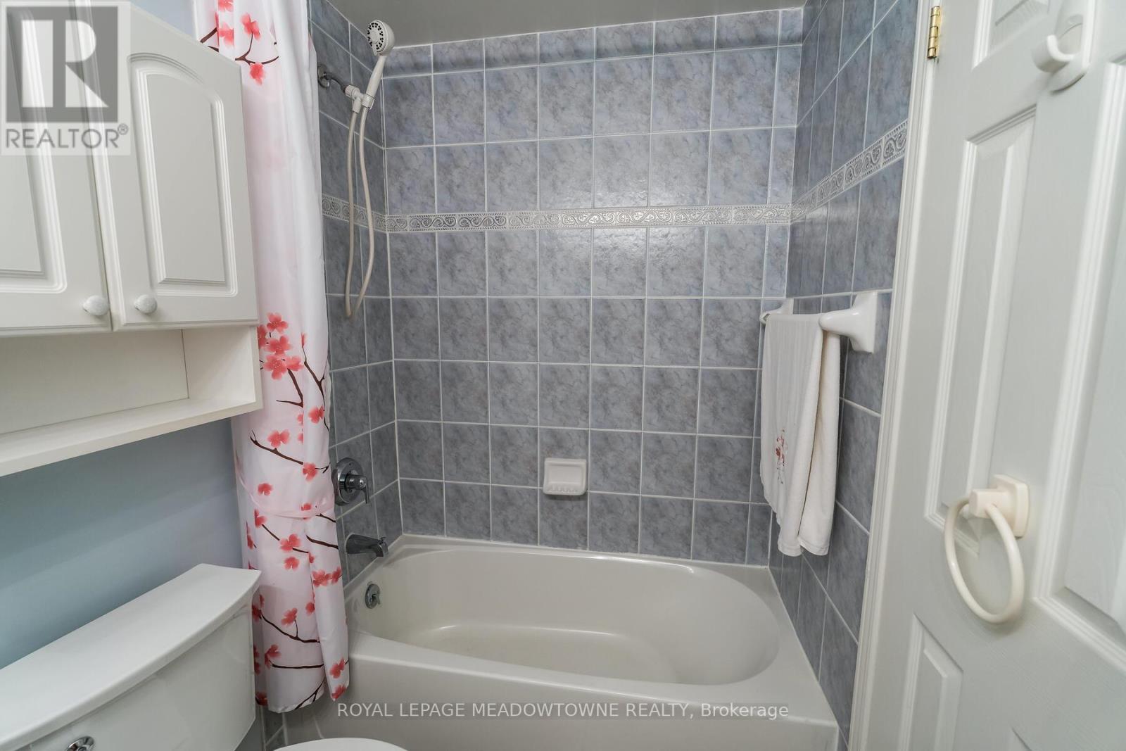












104 - 24 CHAPEL STREET

,
Halton Hills,




Ontario
L7G6A7

