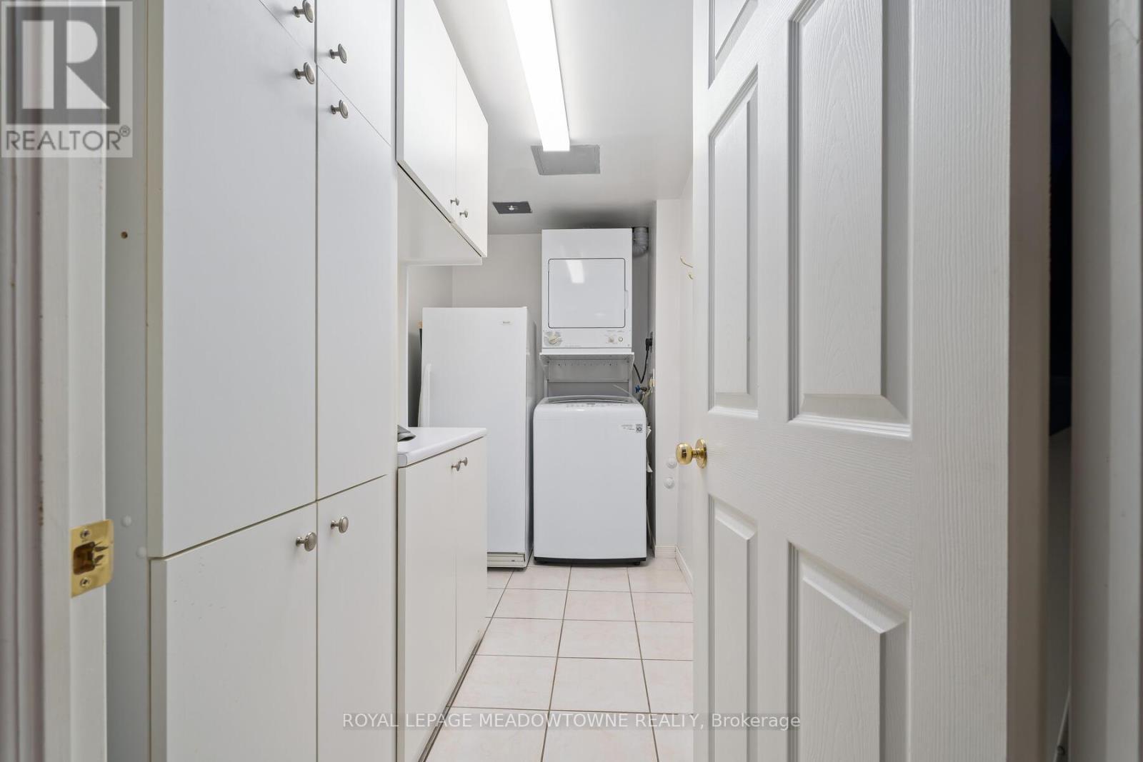 












104 - 24 CHAPEL STREET

,
Halton Hills,




Ontario
L7G6A7

