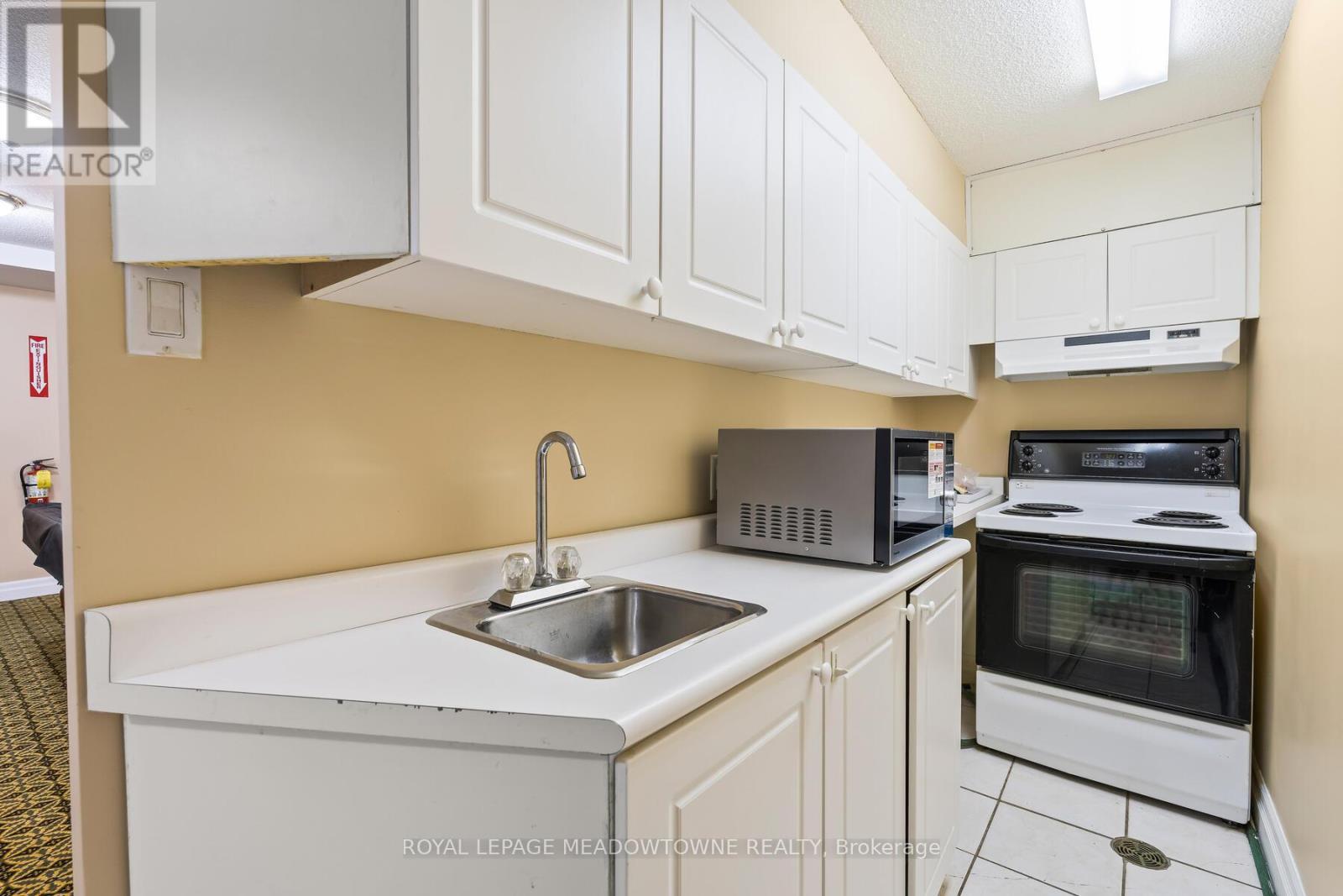 












104 - 24 CHAPEL STREET

,
Halton Hills,




Ontario
L7G6A7

