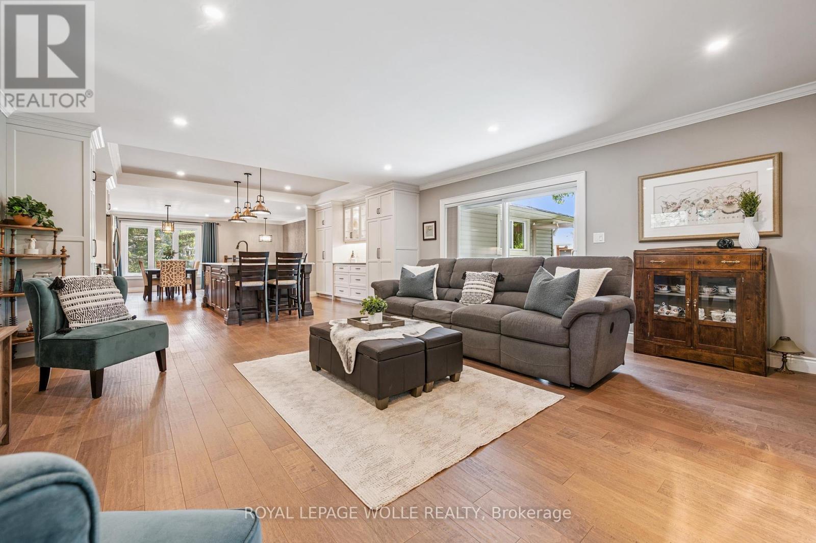 












558 ELM RIDGE PLACE

,
Waterloo,




Ontario
N2L4P7

