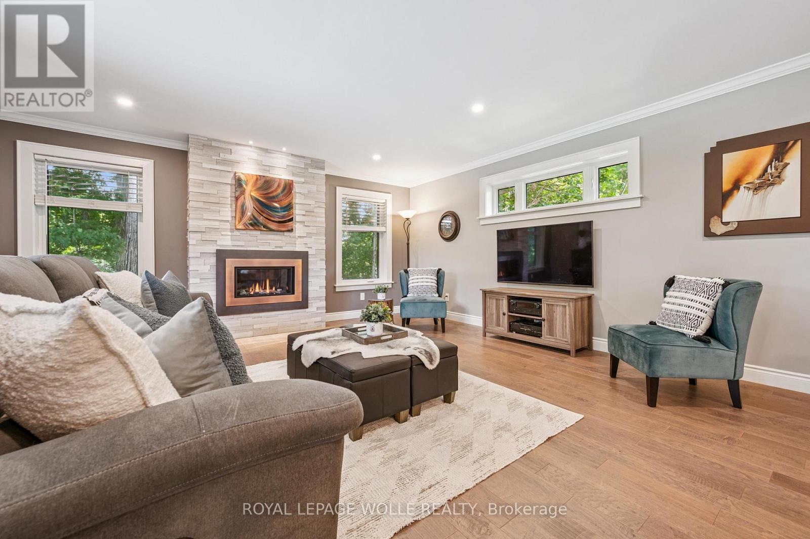 












558 ELM RIDGE PLACE

,
Waterloo,




Ontario
N2L4P7


