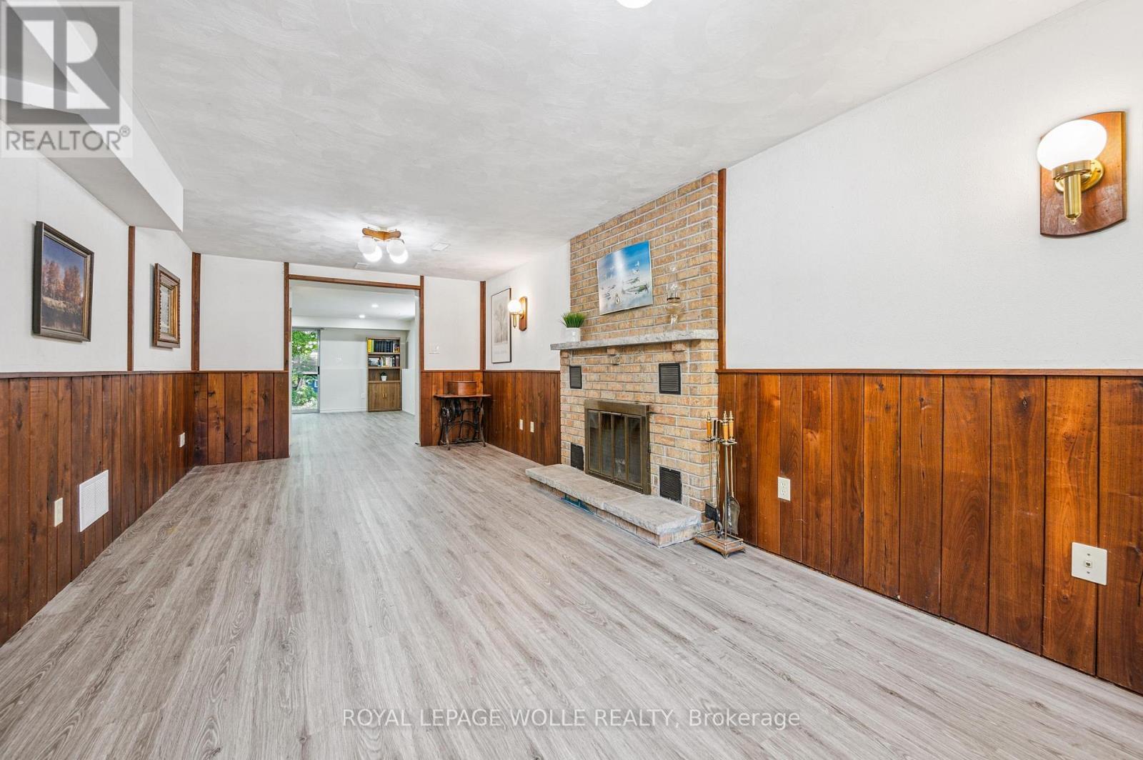 












558 ELM RIDGE PLACE

,
Waterloo,




Ontario
N2L4P7

