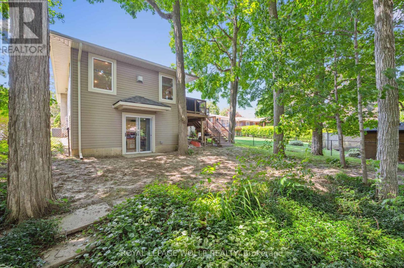 












558 ELM RIDGE PLACE

,
Waterloo,




Ontario
N2L4P7

