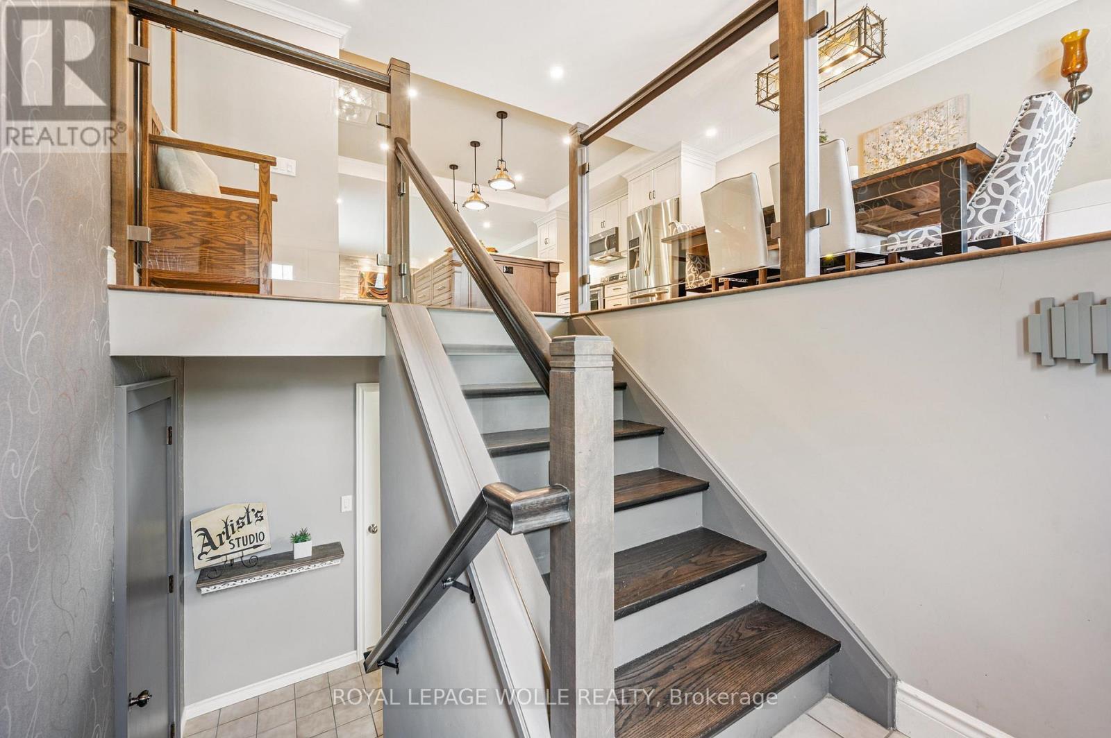 












558 ELM RIDGE PLACE

,
Waterloo,




Ontario
N2L4P7

