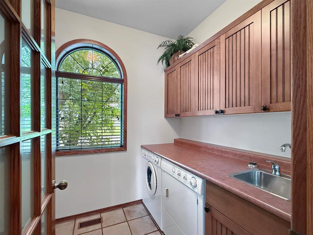 












3211 McDonald Avenue

,
Brandon,




Manitoba
R7B0B5

