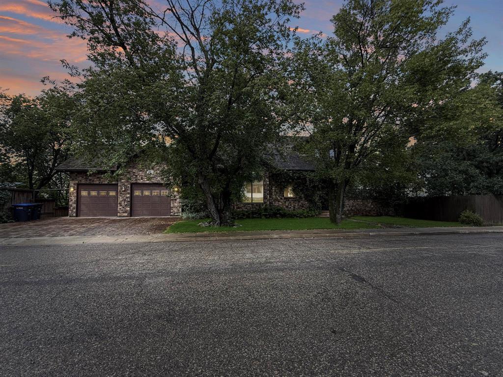 












3211 McDonald Avenue

,
Brandon,




Manitoba
R7B0B5

