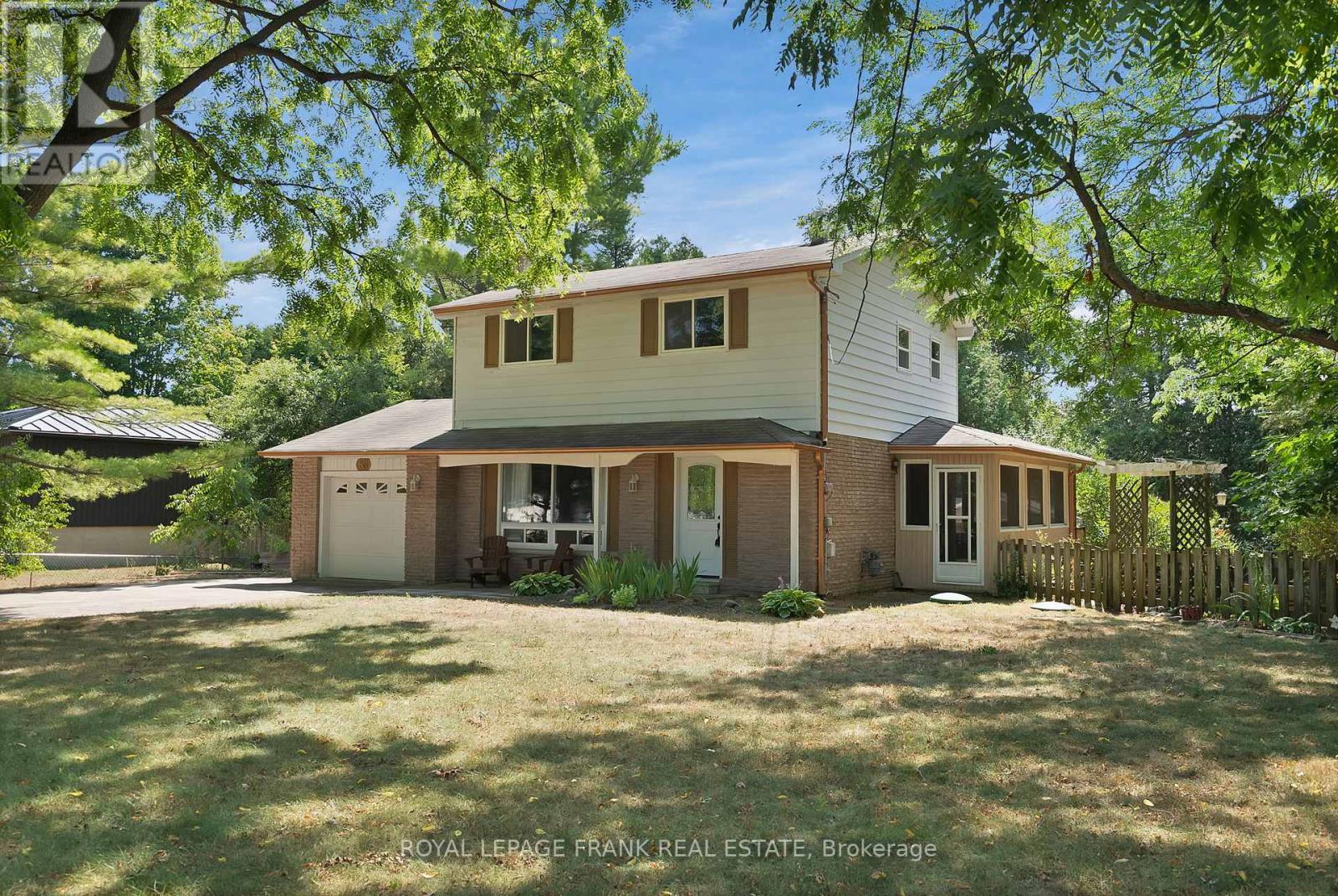 












68 BROOK CRESCENT

,
Georgina (Pefferlaw),




Ontario
L0E1N0

