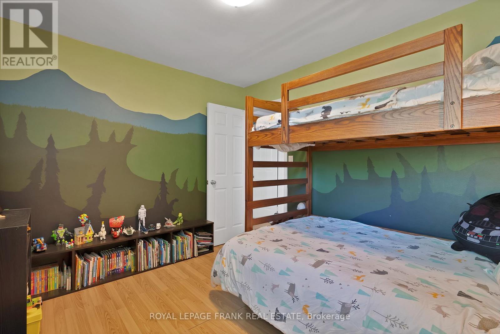 












68 BROOK CRESCENT

,
Georgina (Pefferlaw),




Ontario
L0E1N0

